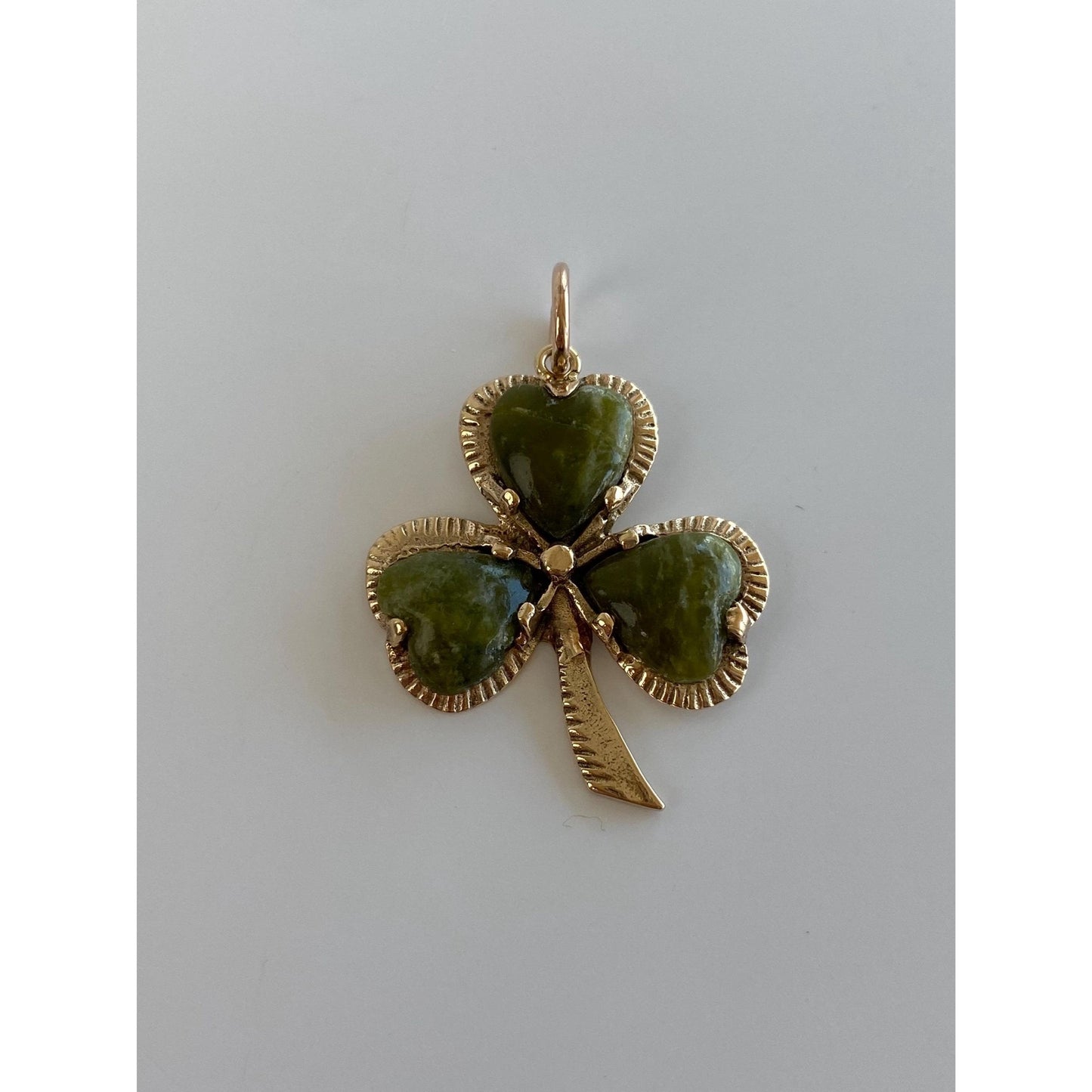 Vintage Solid 9k Yellow Gold Nephrite Clover Charm