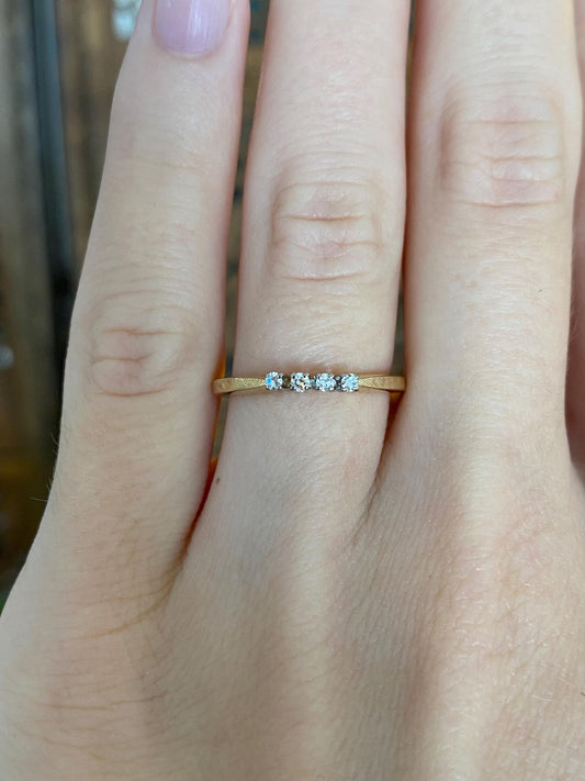 Vintage Solid 18k White & Yellow Gold Diamond Row Ring - Size 5.75