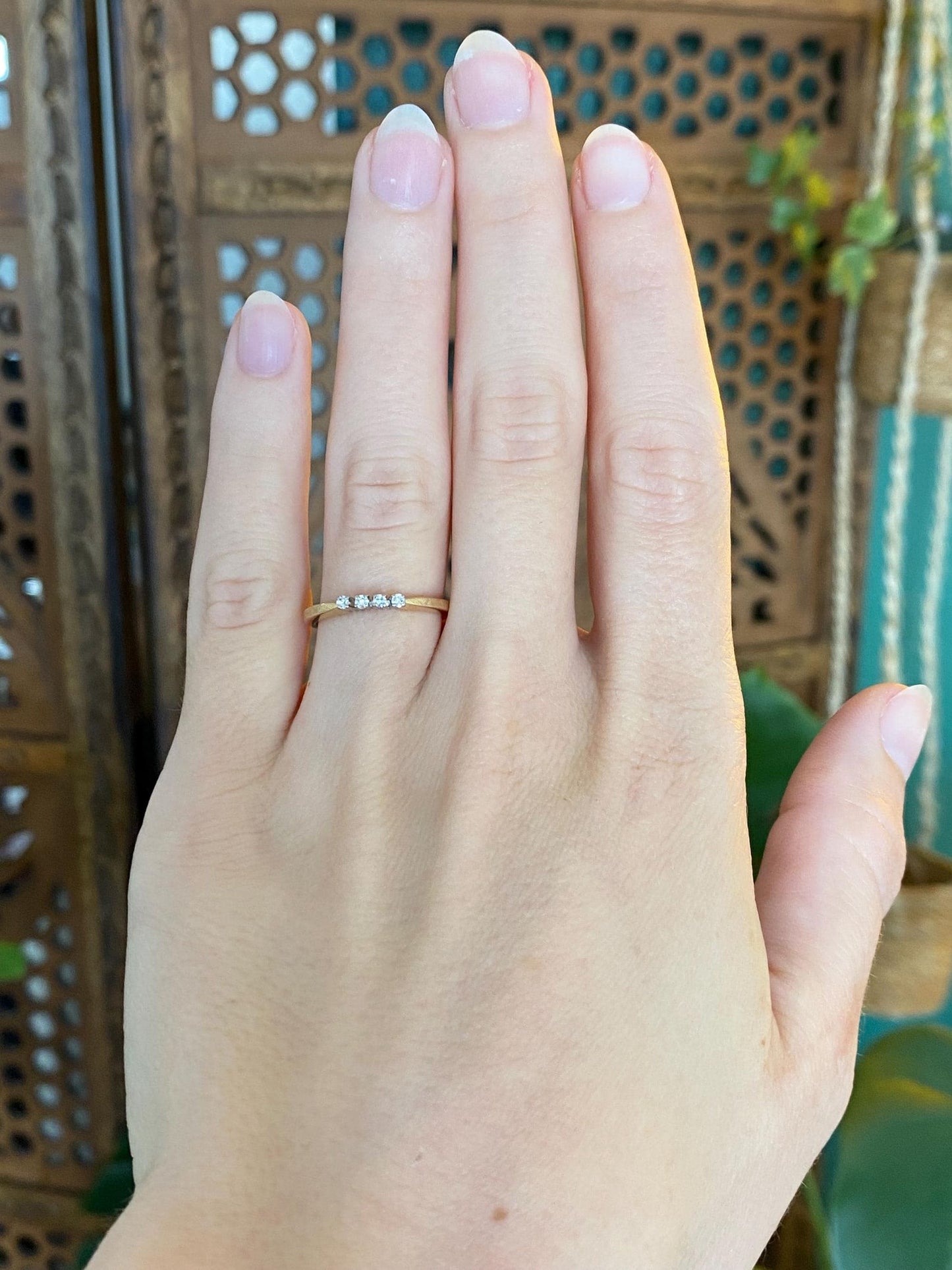 Vintage Solid 18k White & Yellow Gold Diamond Row Ring - Size 5.75