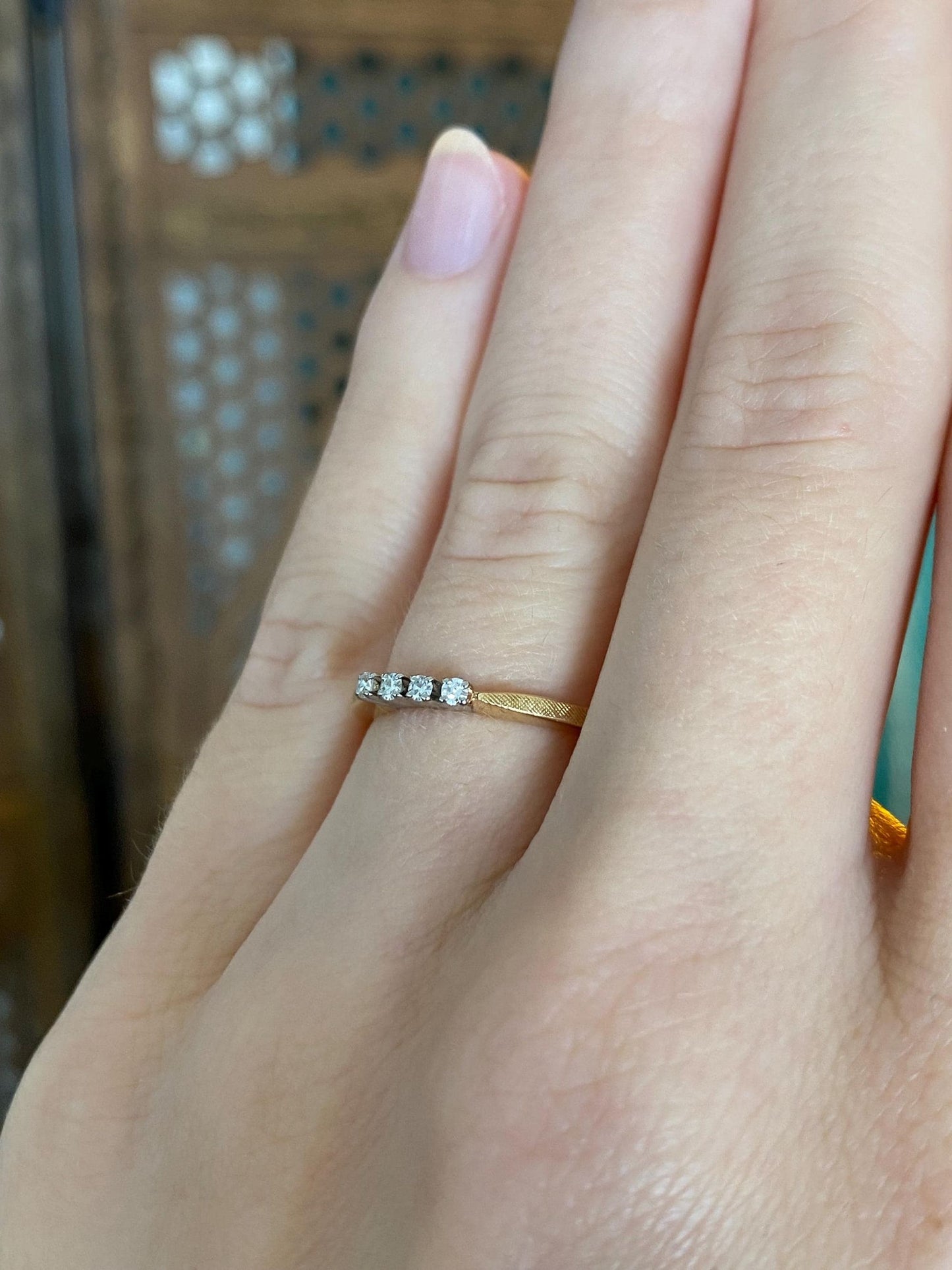 Vintage Solid 18k White & Yellow Gold Diamond Row Ring - Size 5.75