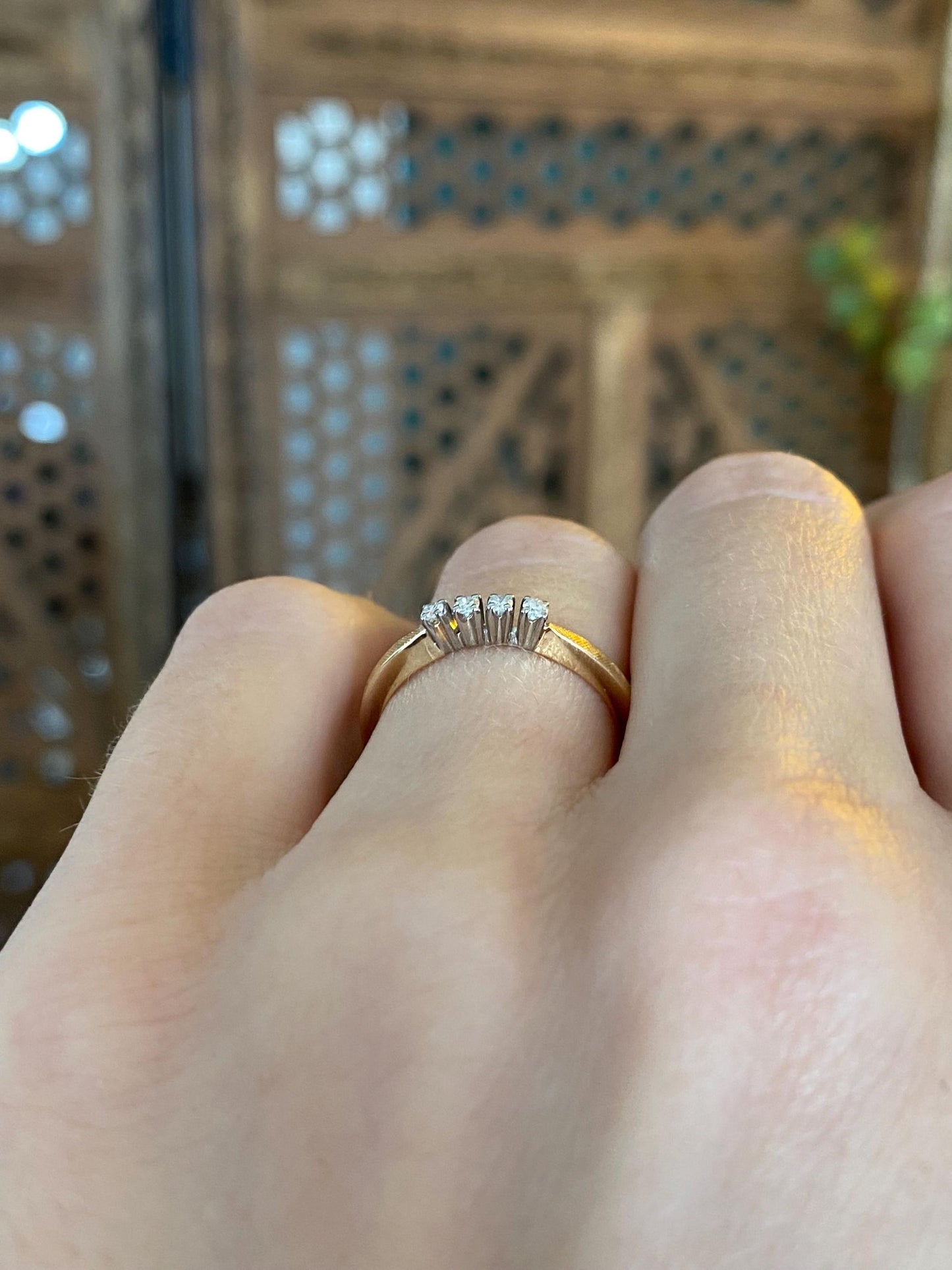 Vintage Solid 18k White & Yellow Gold Diamond Row Ring - Size 5.75
