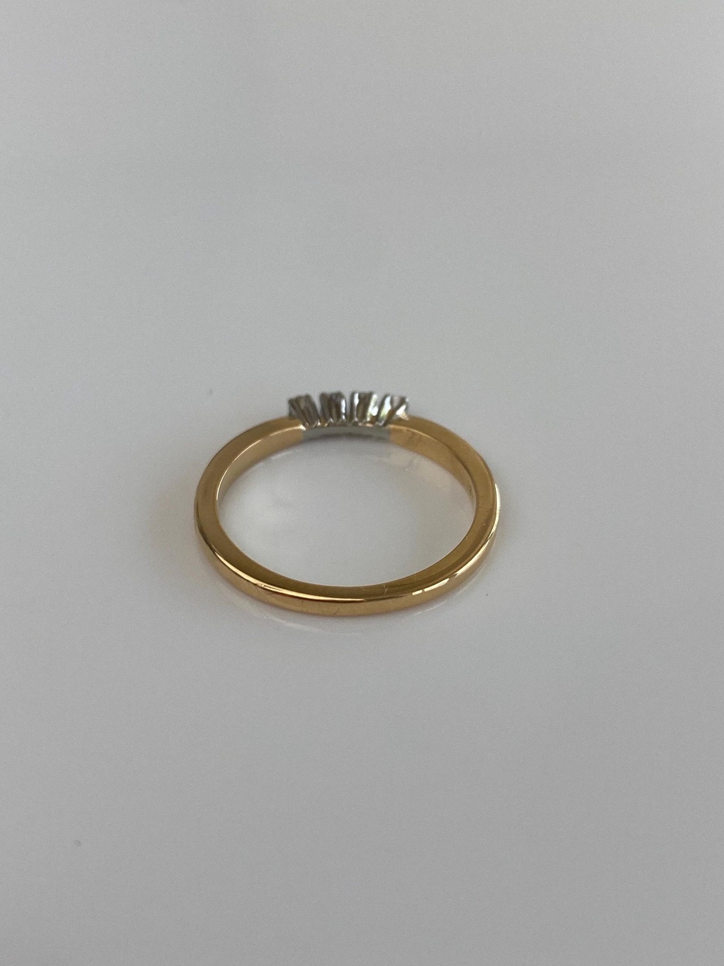 Vintage Solid 18k White & Yellow Gold Diamond Row Ring - Size 5.75