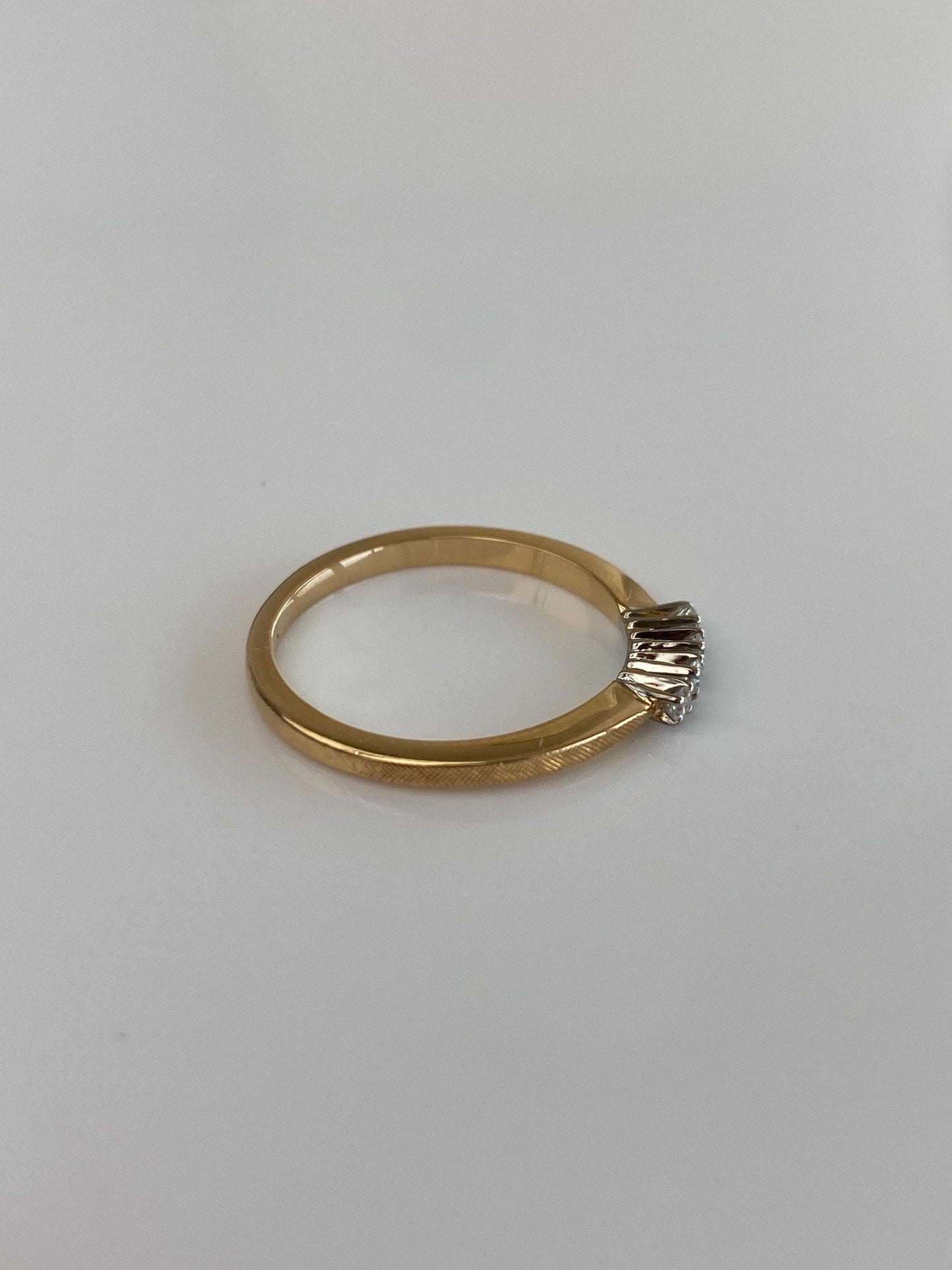 Vintage Solid 18k White & Yellow Gold Diamond Row Ring - Size 5.75