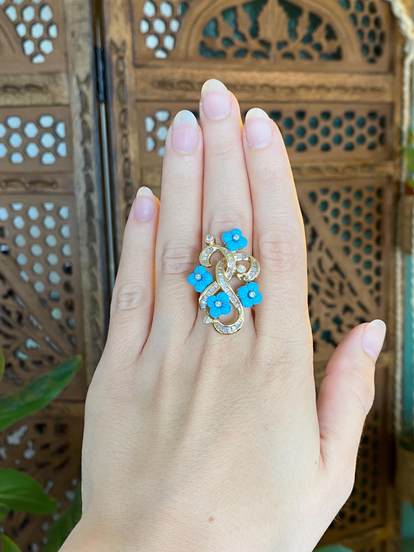 Vintage Solid 18k Yellow Gold Clear Cubic Zirconia & Blue Resin Flowers Ring - Size 6.5