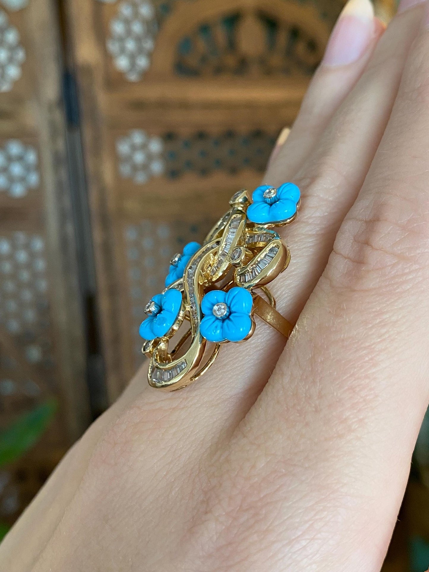 Vintage Solid 18k Yellow Gold Clear Cubic Zirconia & Blue Resin Flowers Ring - Size 6.5