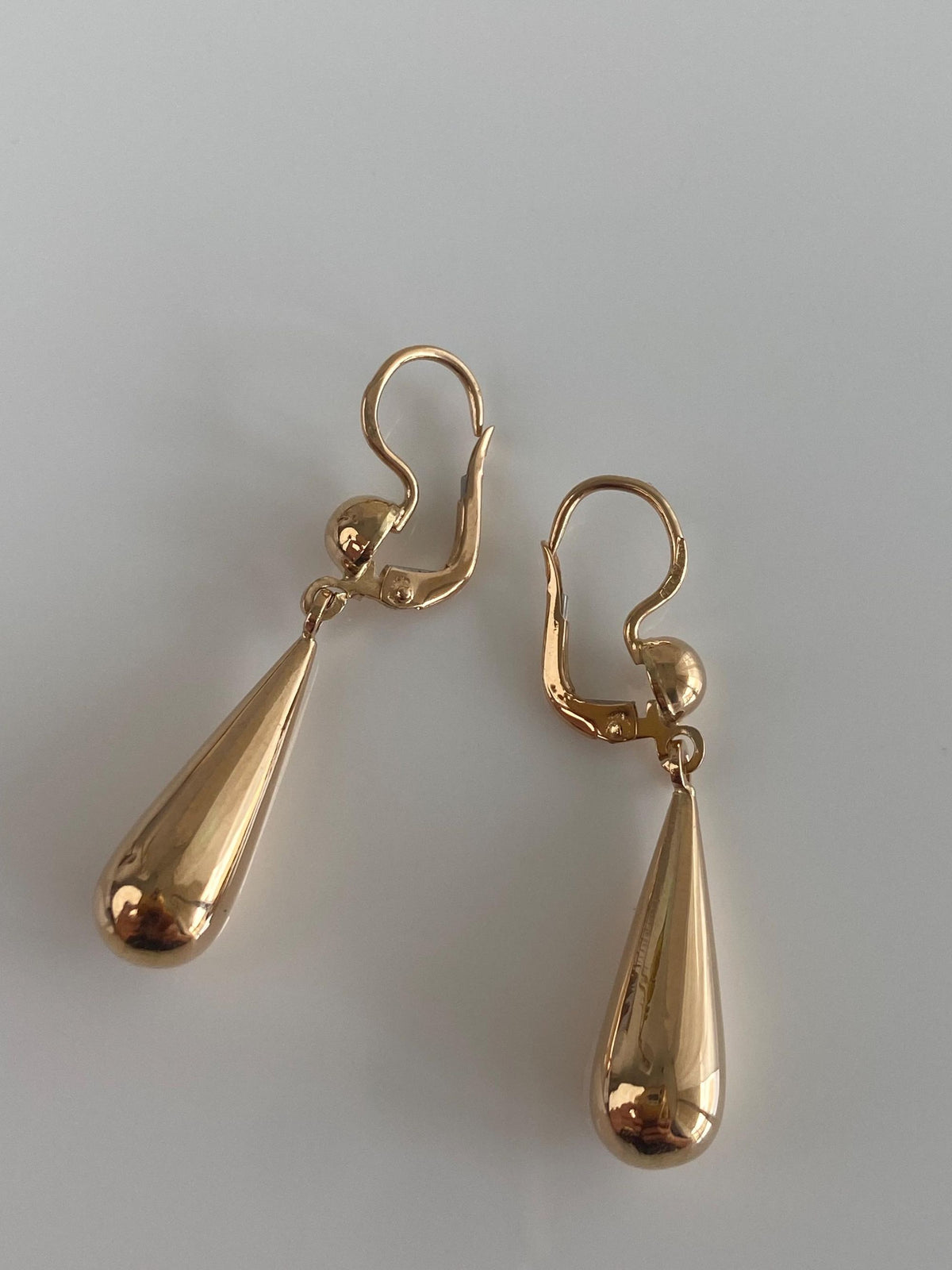 Vintage 18k Rose Gold Teardrop Dangle Earrings
