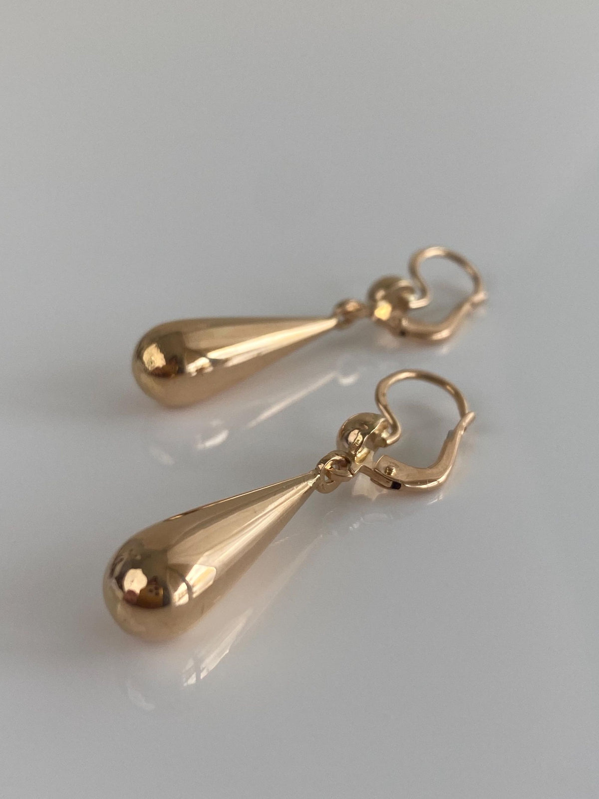 Vintage 18k Rose Gold Teardrop Dangle Earrings