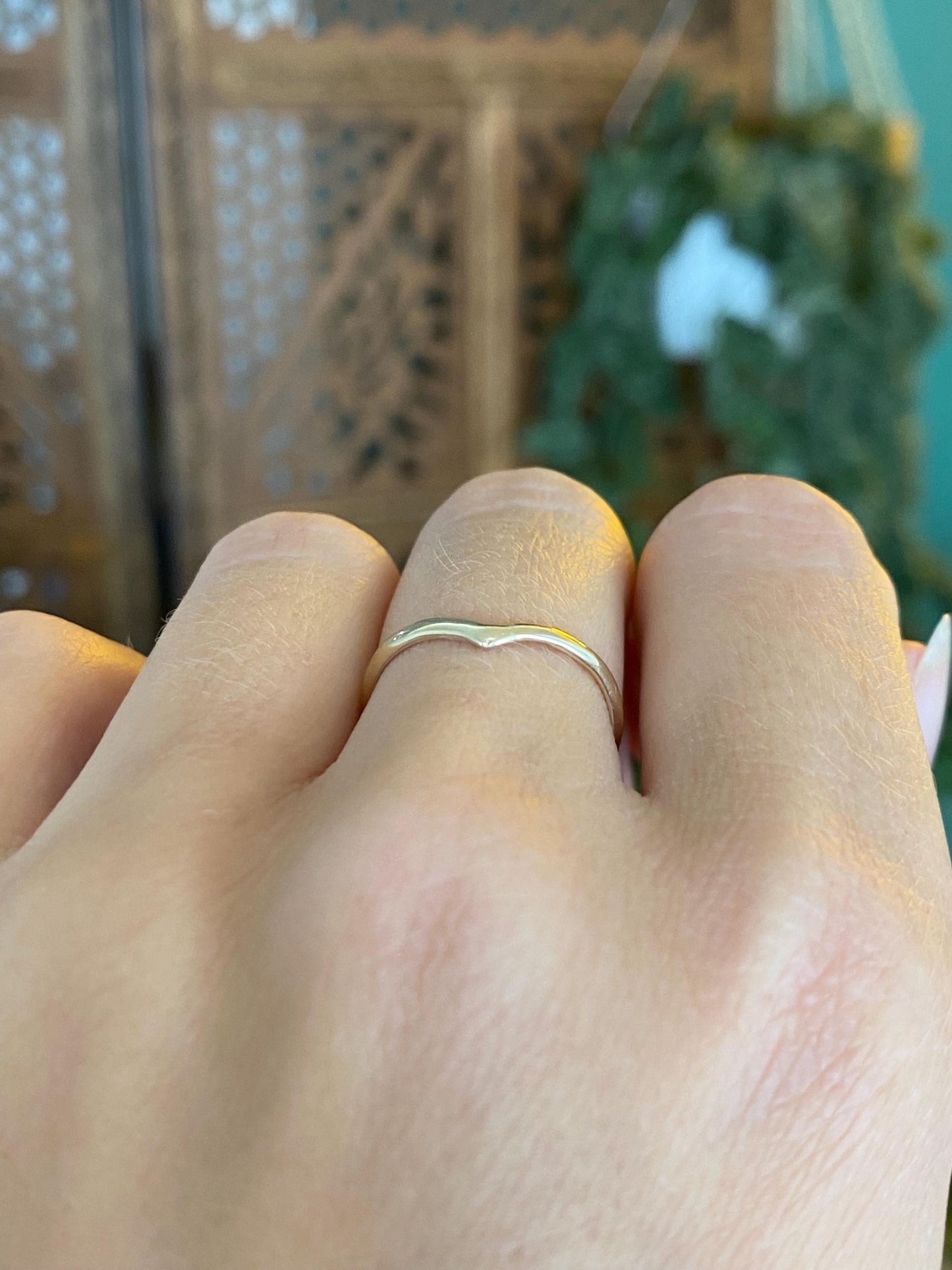 Vintage Solid 14k Yellow Gold Slim Chevron Ring - Size 6.25