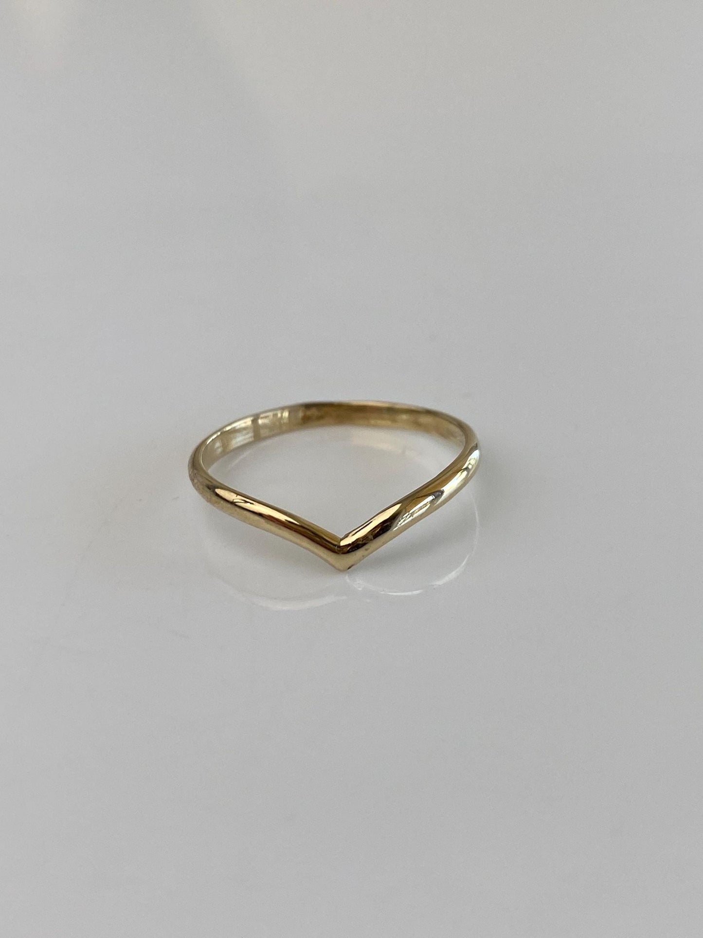 Vintage Solid 14k Yellow Gold Slim Chevron Ring - Size 6.25