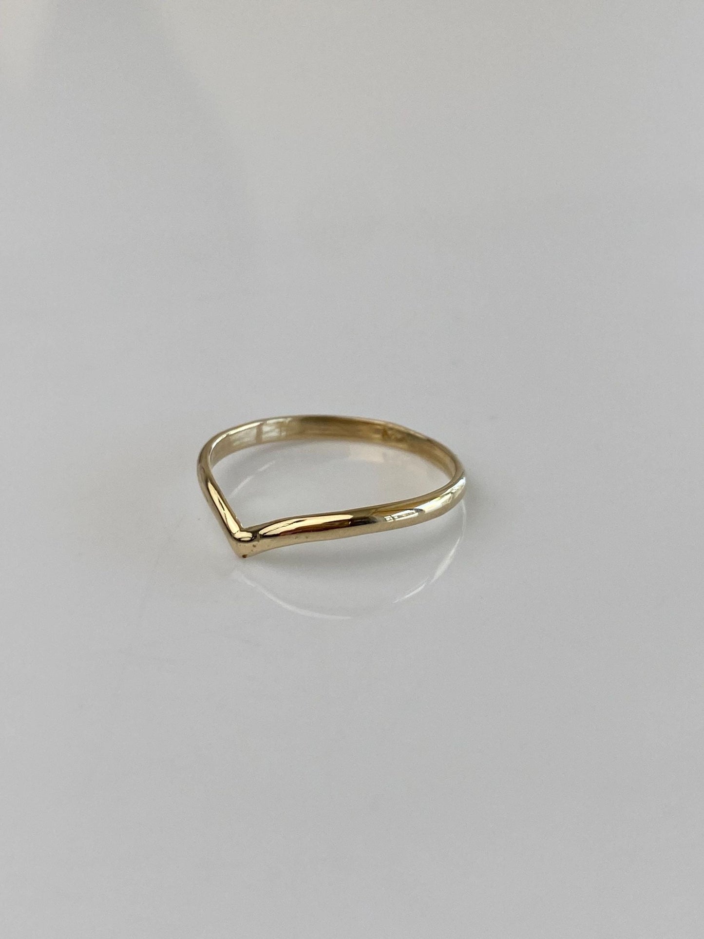 Vintage Solid 14k Yellow Gold Slim Chevron Ring - Size 6.25