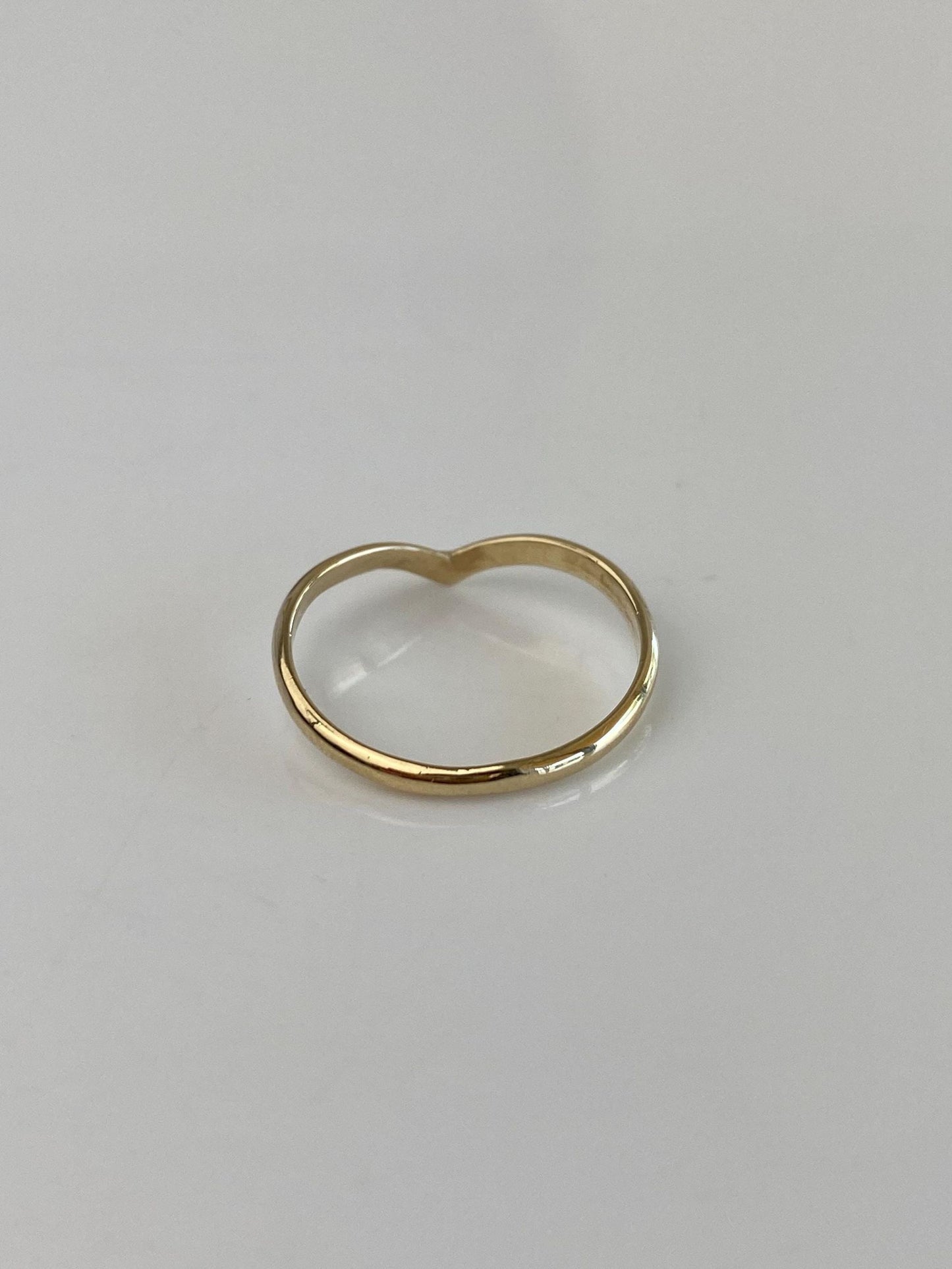 Vintage Solid 14k Yellow Gold Slim Chevron Ring - Size 6.25