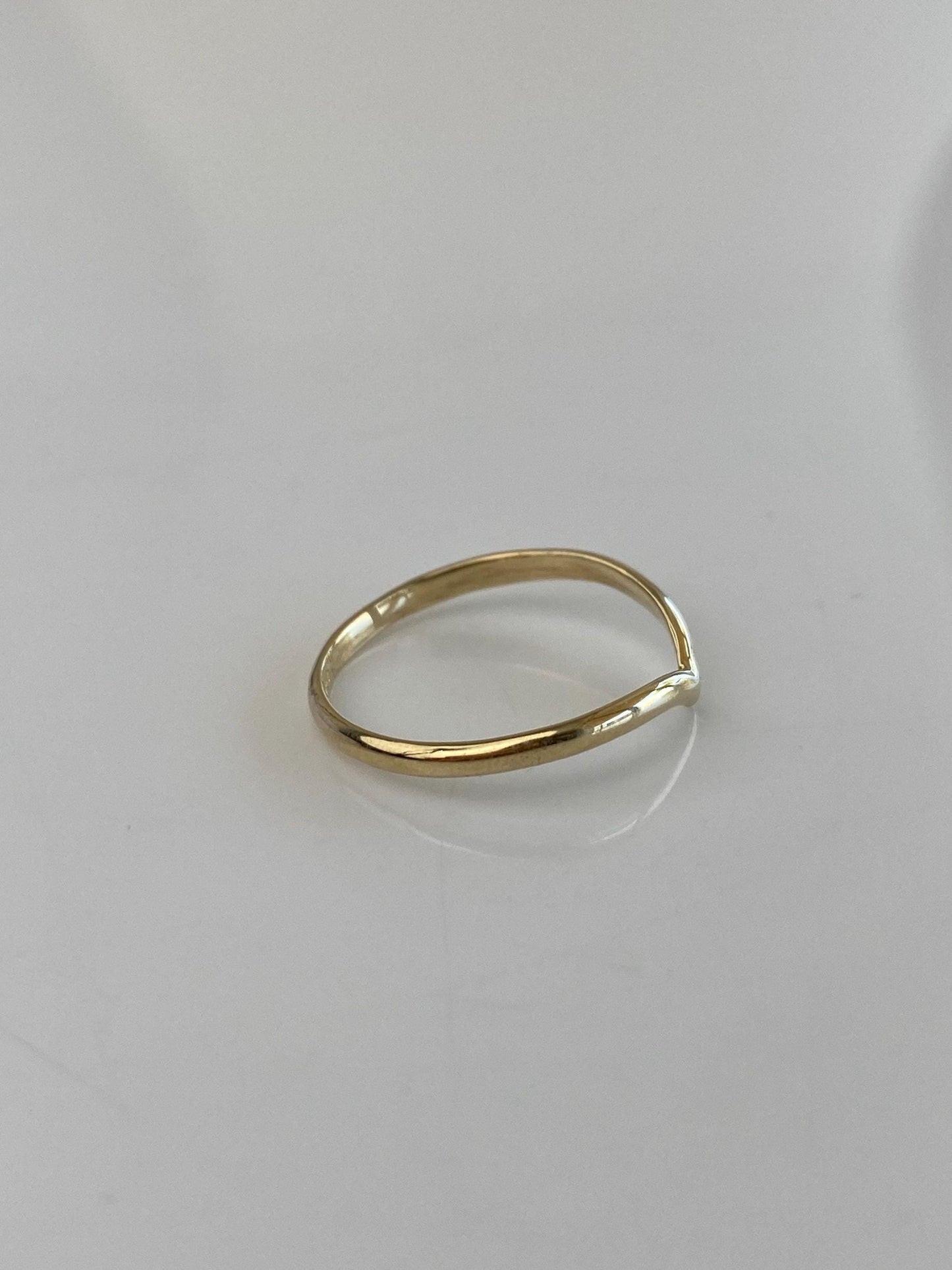 Vintage Solid 14k Yellow Gold Slim Chevron Ring - Size 6.25