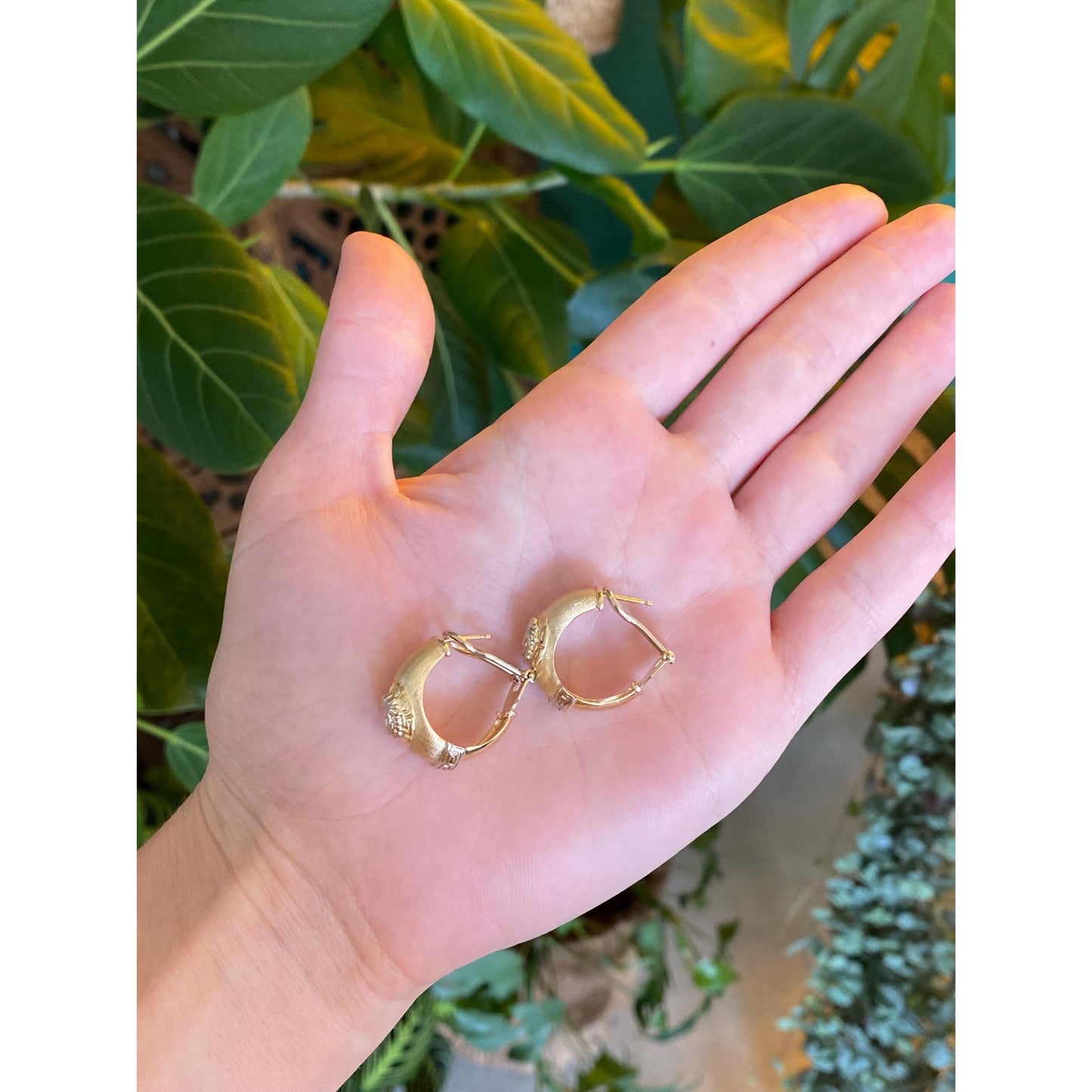 Vintage Solid 14k Yellow Gold Greek Style Hoop Earrings