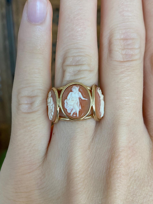 Vintage Solid 14k Yellow Gold Triple Cameo Ring - Size 4.5