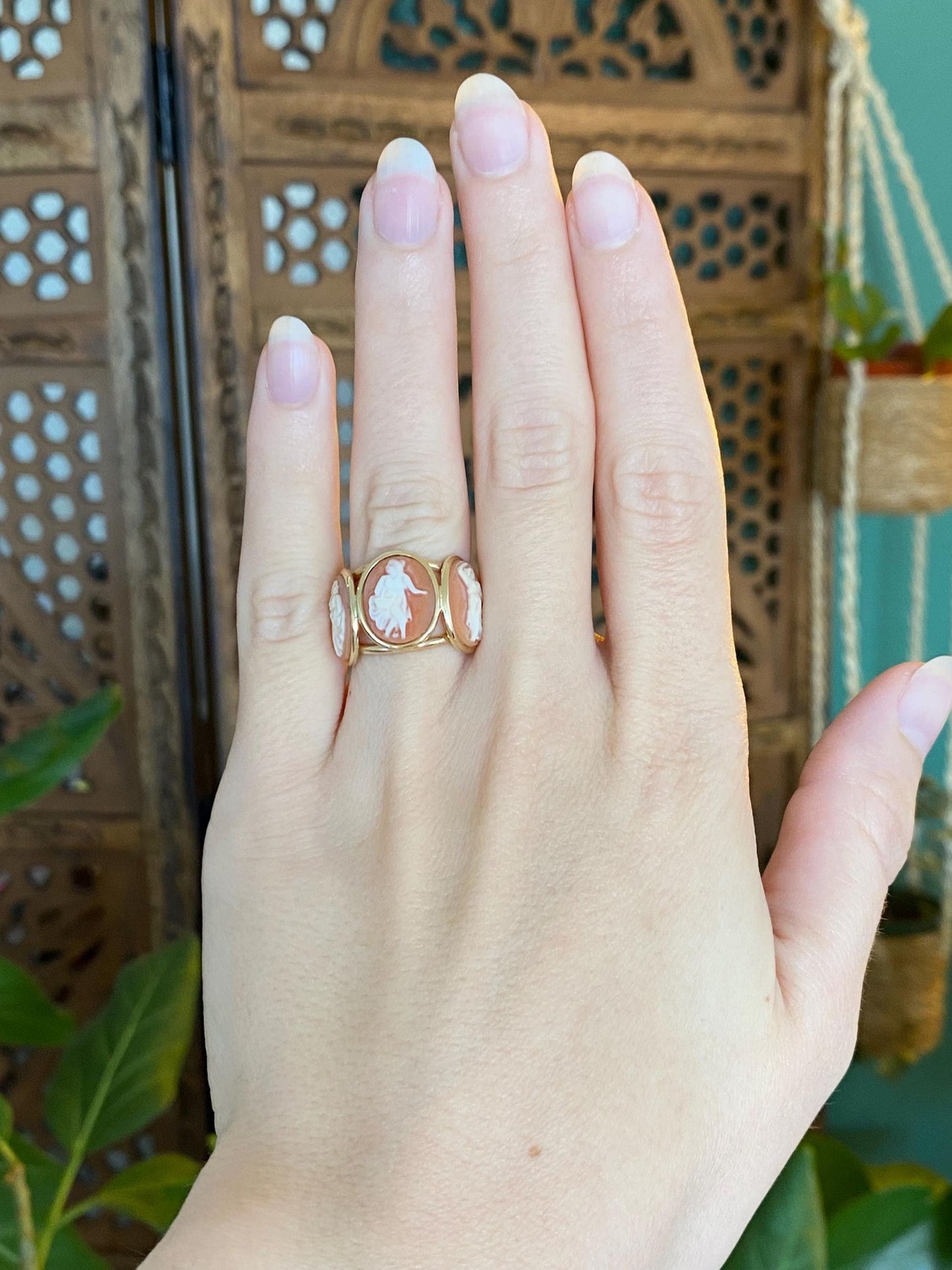Vintage Solid 14k Yellow Gold Triple Cameo Ring - Size 4.5