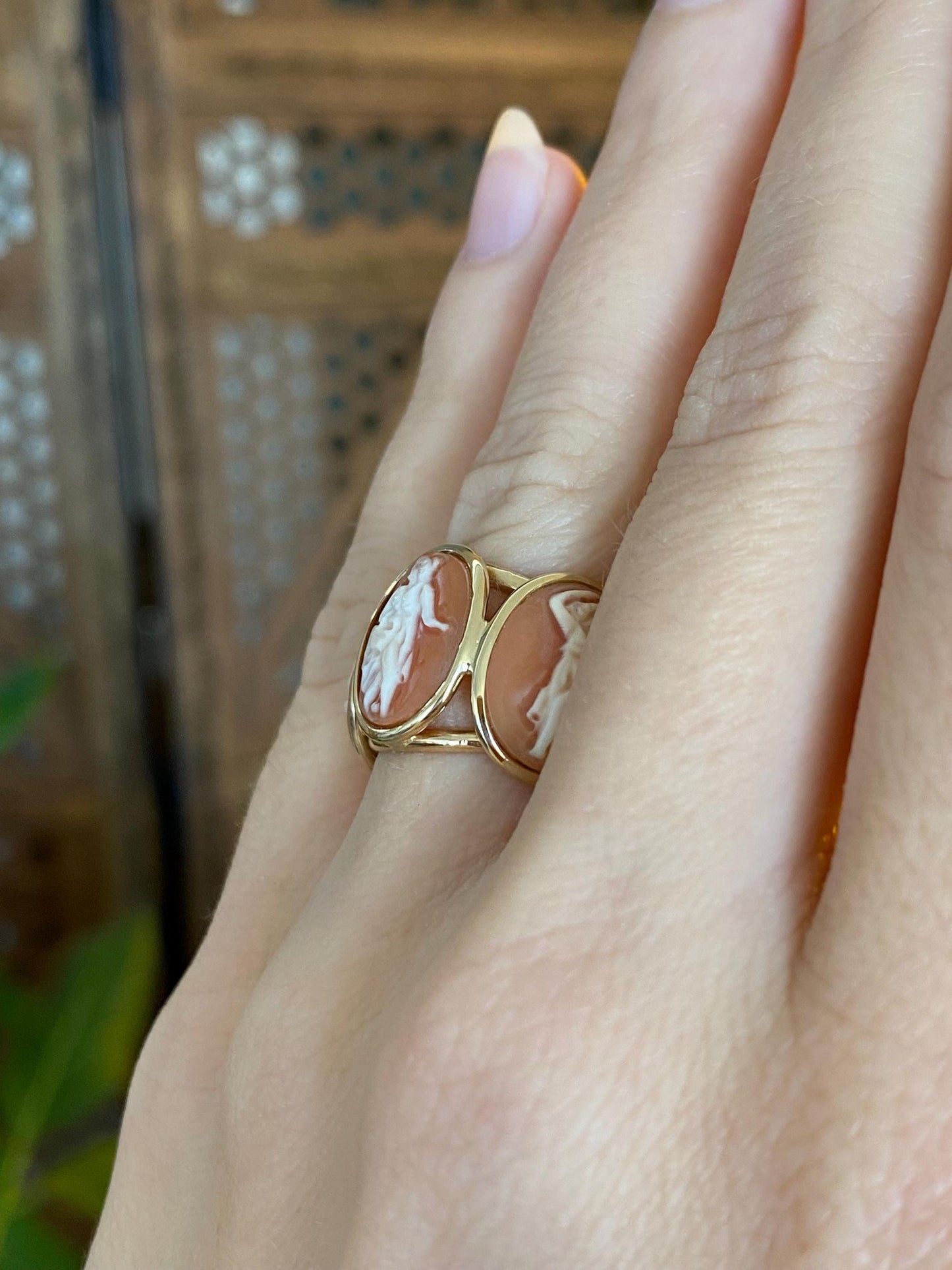 Vintage Solid 14k Yellow Gold Triple Cameo Ring - Size 4.5
