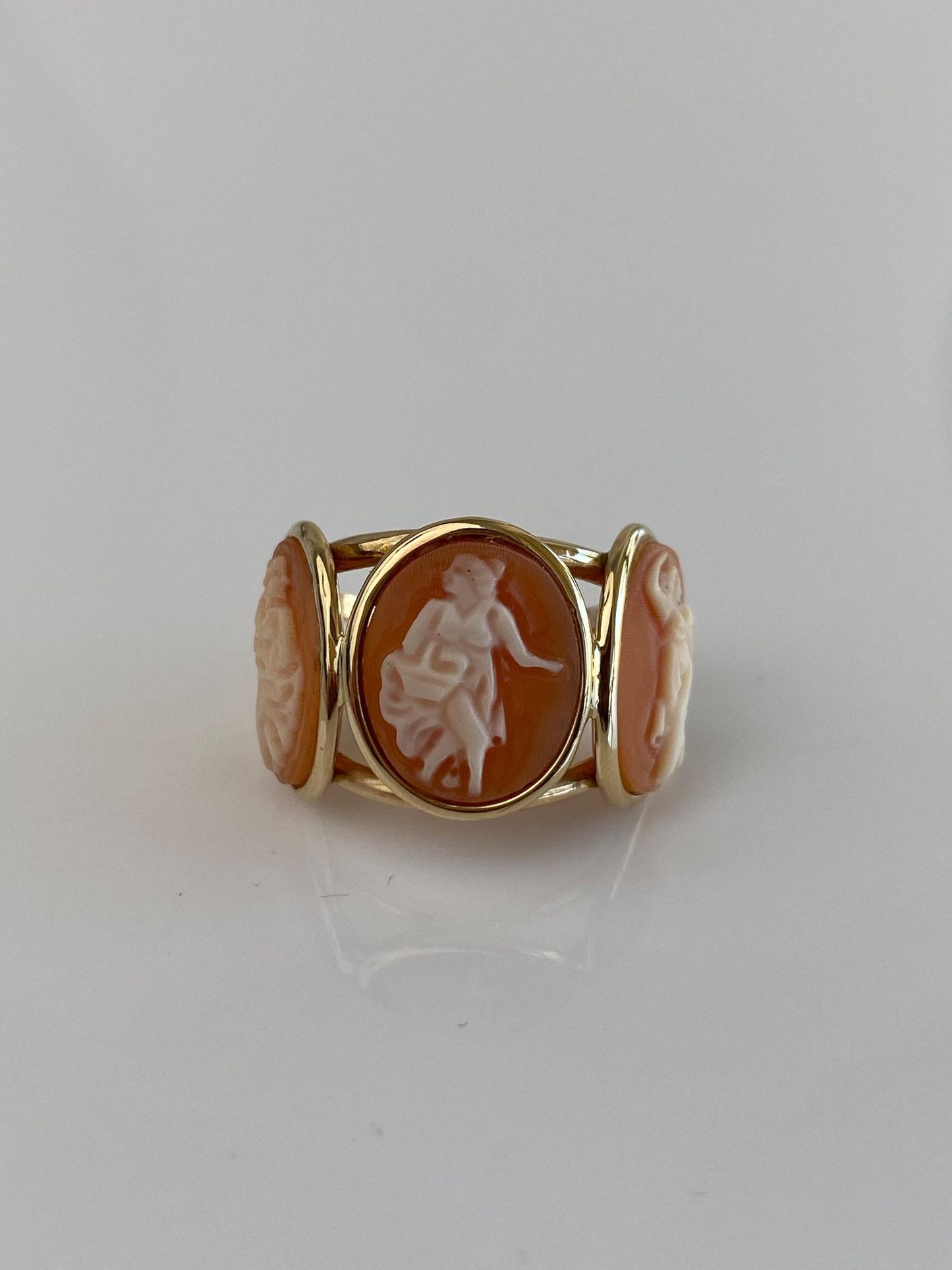 Vintage Solid 14k Yellow Gold Triple Cameo Ring - Size 4.5