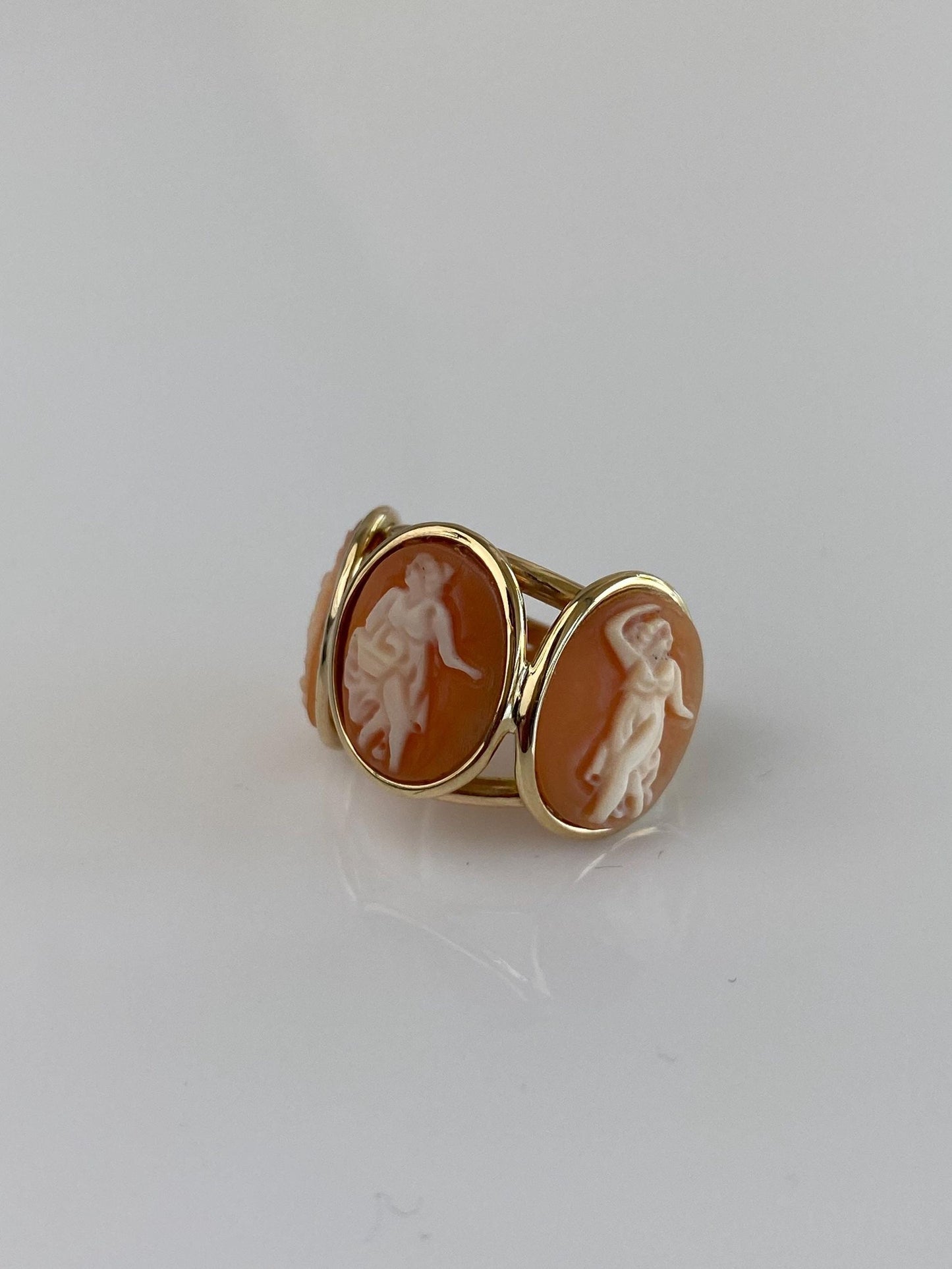 Vintage Solid 14k Yellow Gold Triple Cameo Ring - Size 4.5