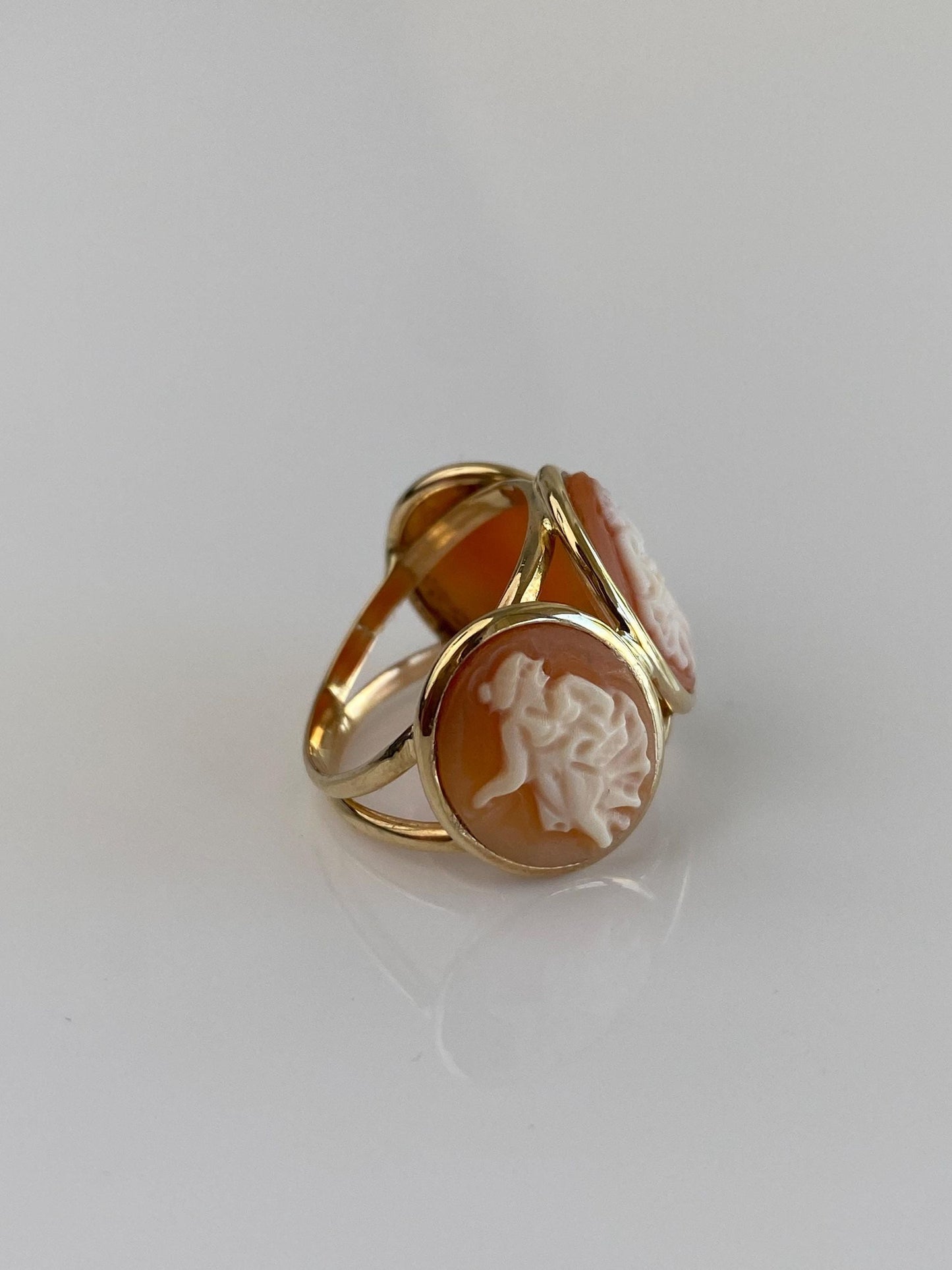 Vintage Solid 14k Yellow Gold Triple Cameo Ring - Size 4.5