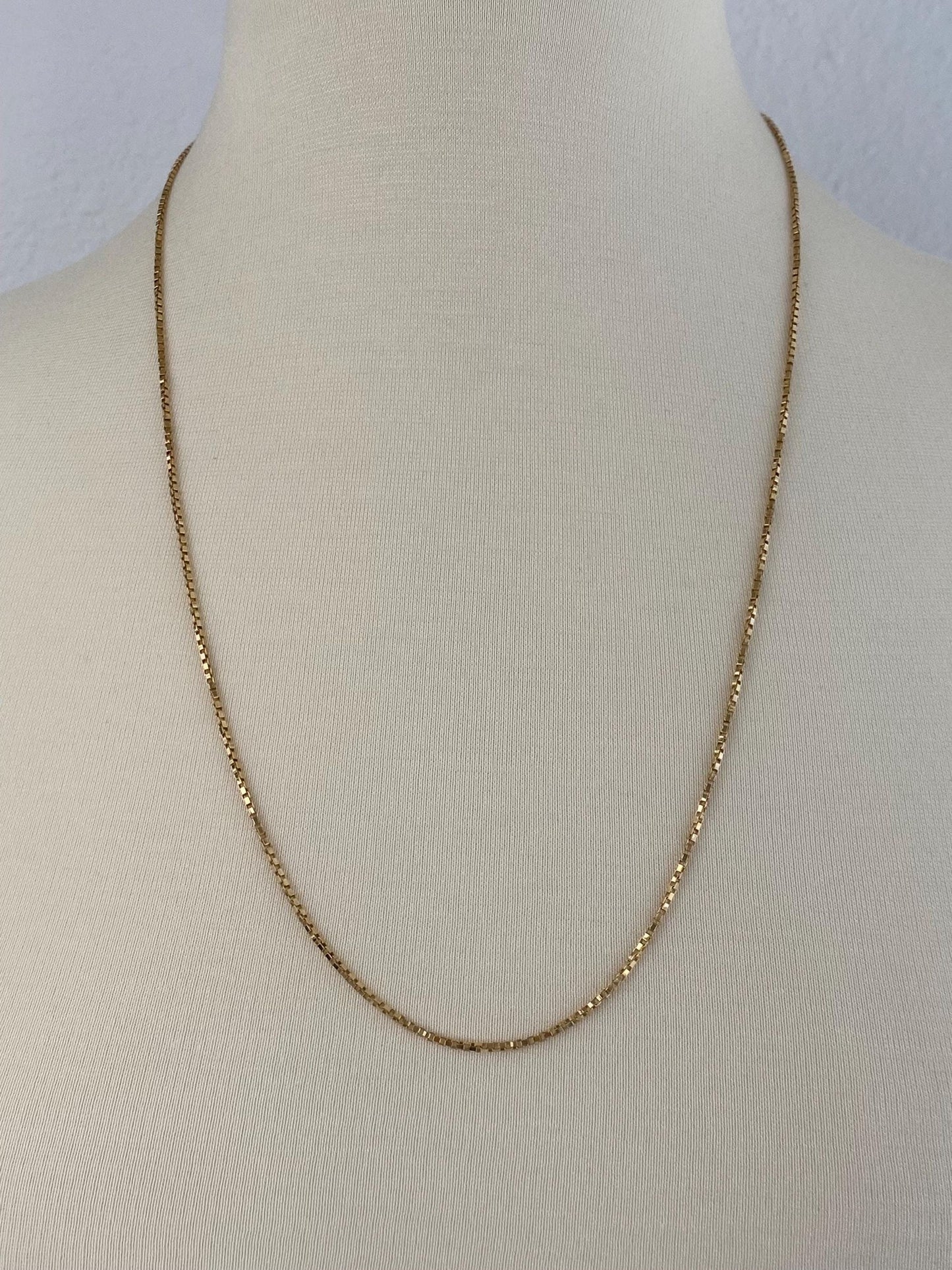 Vintage Solid 18k Yellow Gold Chunky Long Box Chain Necklace - 25.75 inches