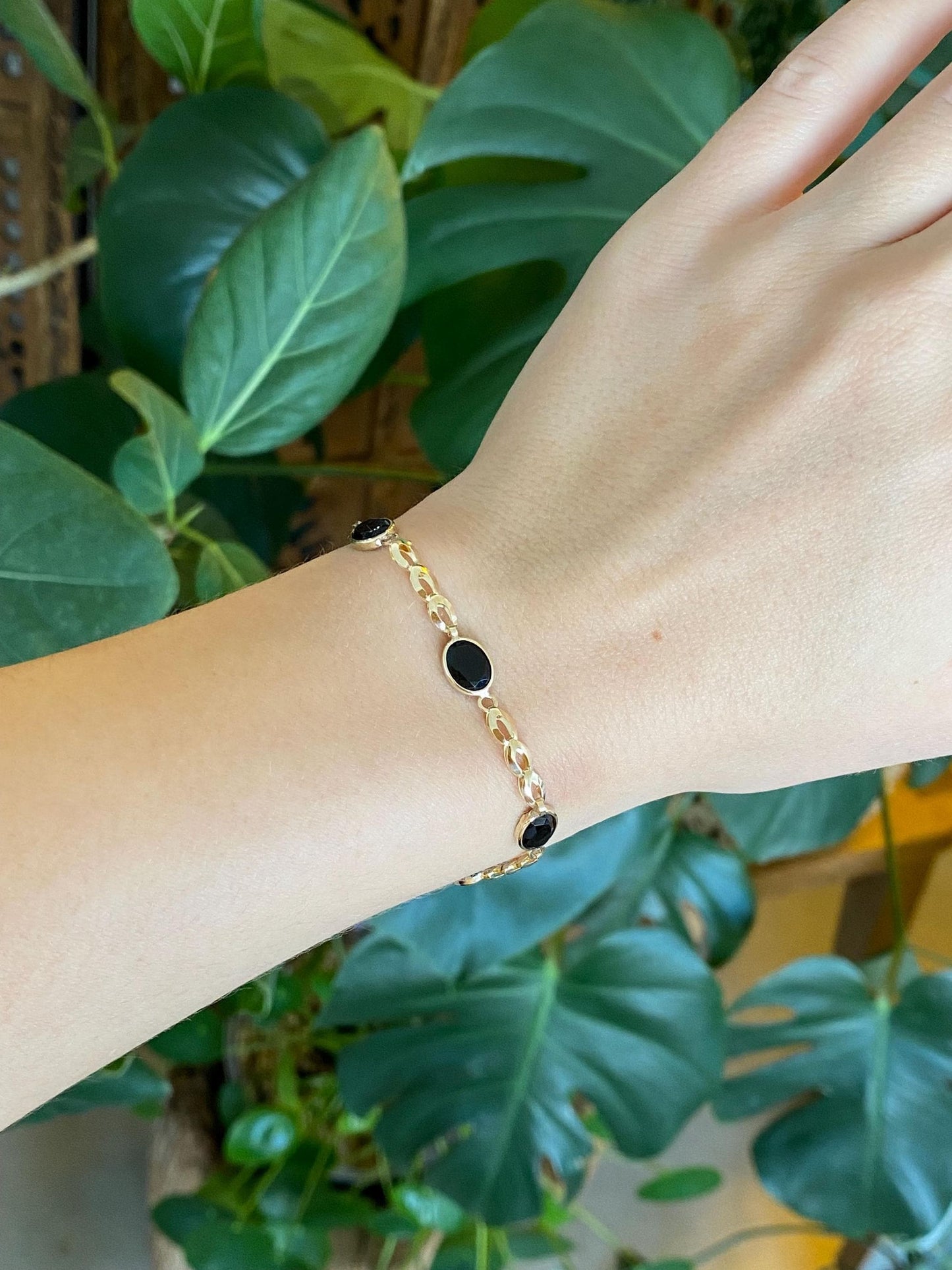 Vintage 10k Yellow Gold Onyx Fancy Link Bracelet - 7 inches