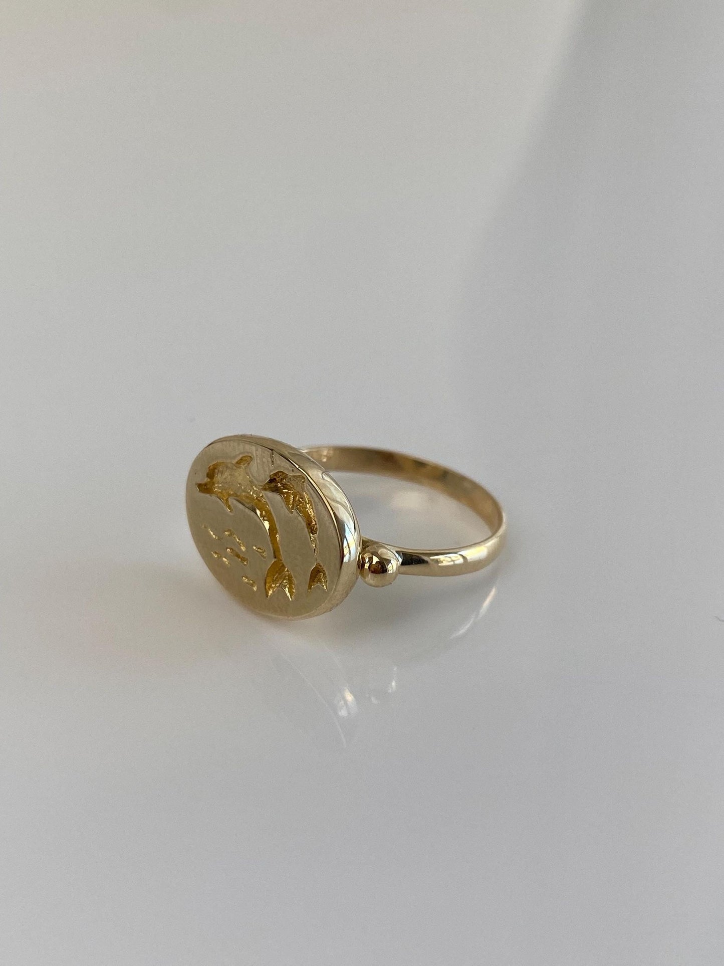Vintage Solid 14k Yellow Gold Dolphins Wax Seal Ring - Size 6.25