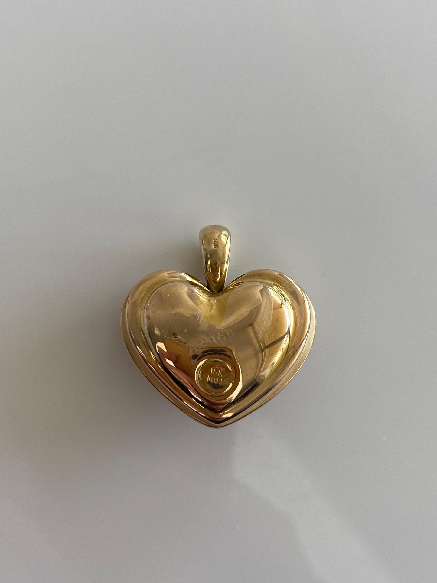 Vintage 18k Yellow Gold Textured Heart Charm