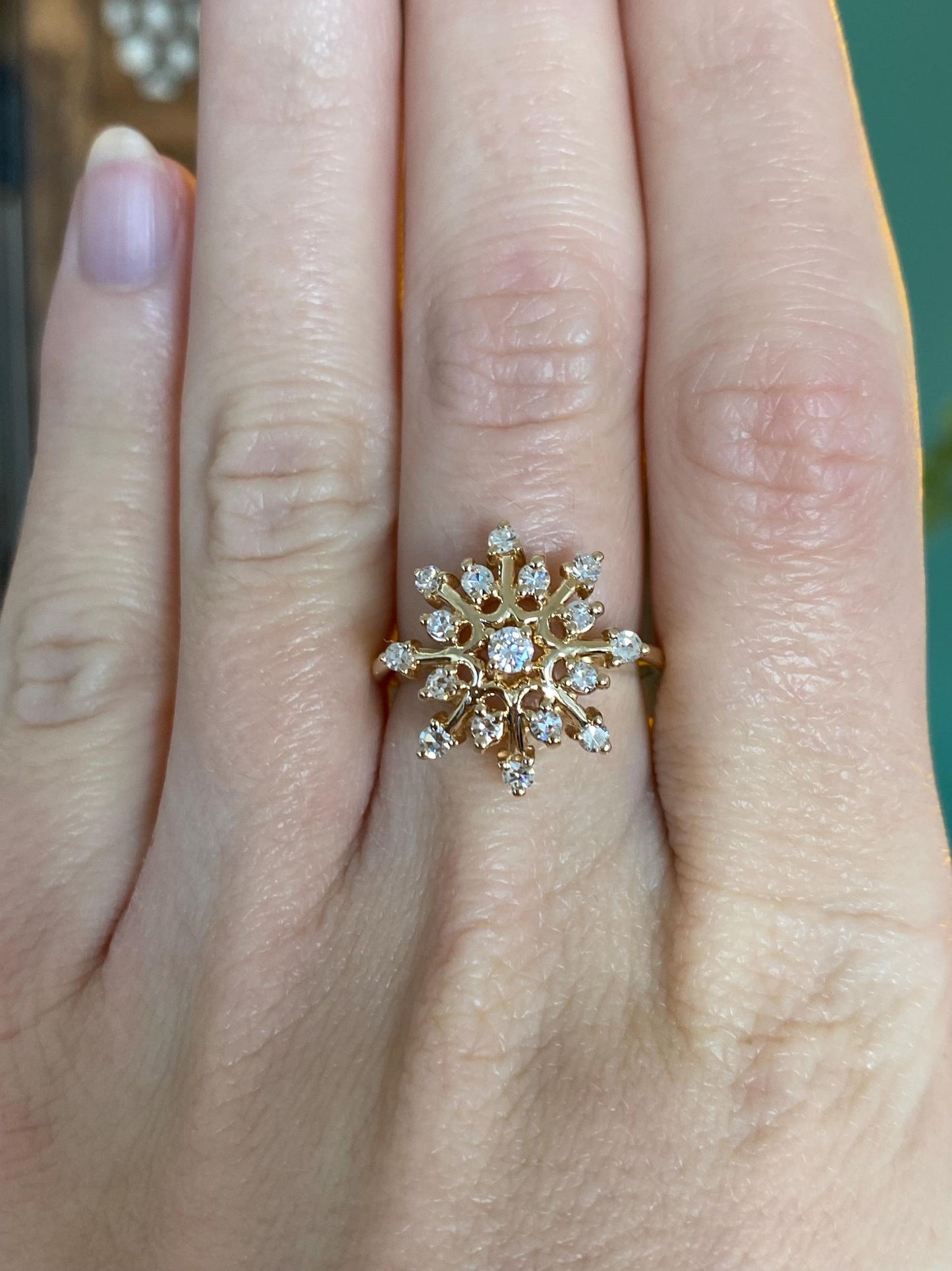 Vintage Solid 14k Yellow Gold Diamond Snowflake Ring - Size 6.25