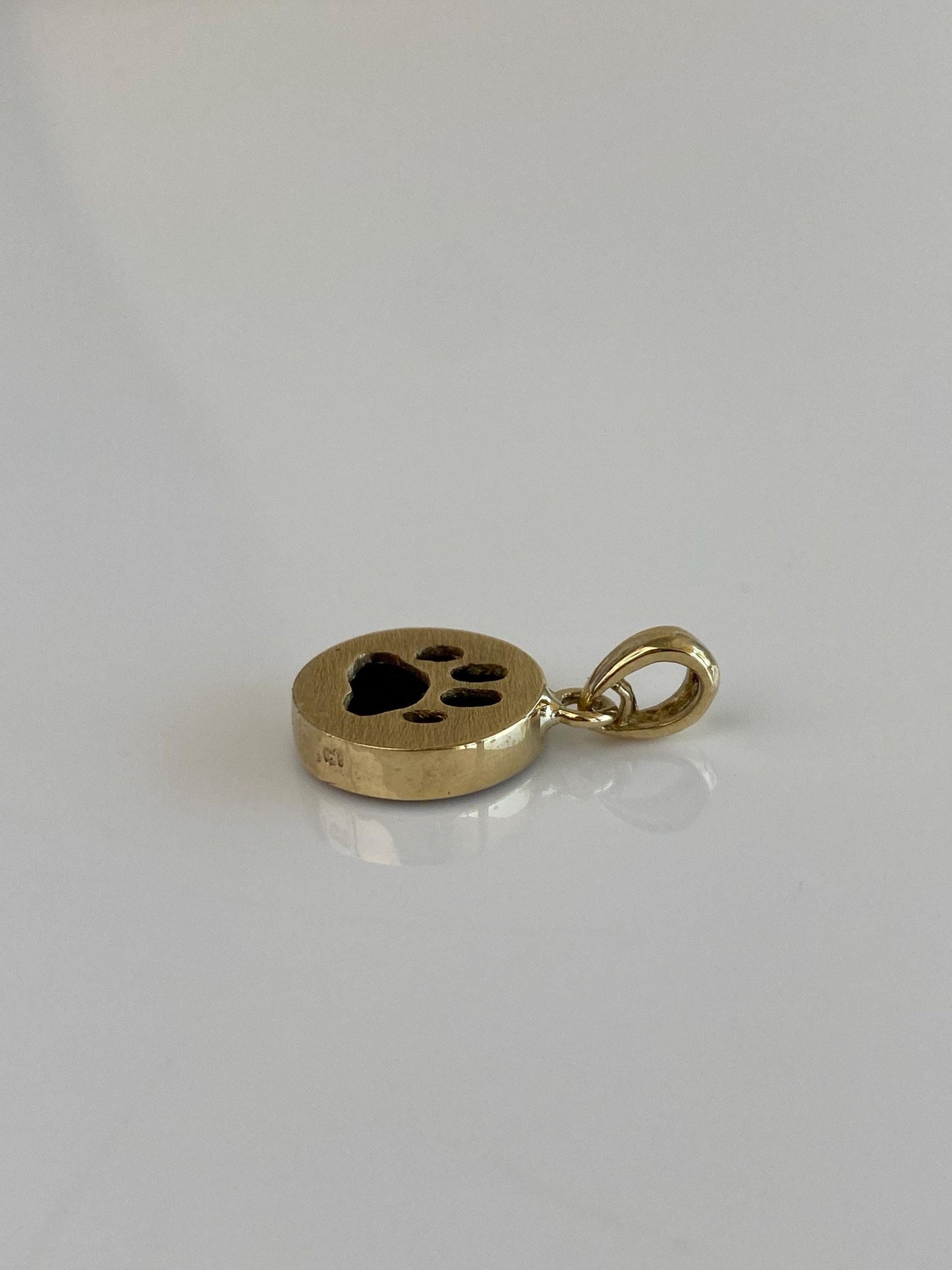 Vintage Solid 9k Yellow Gold Black Stone Paw Print Charm
