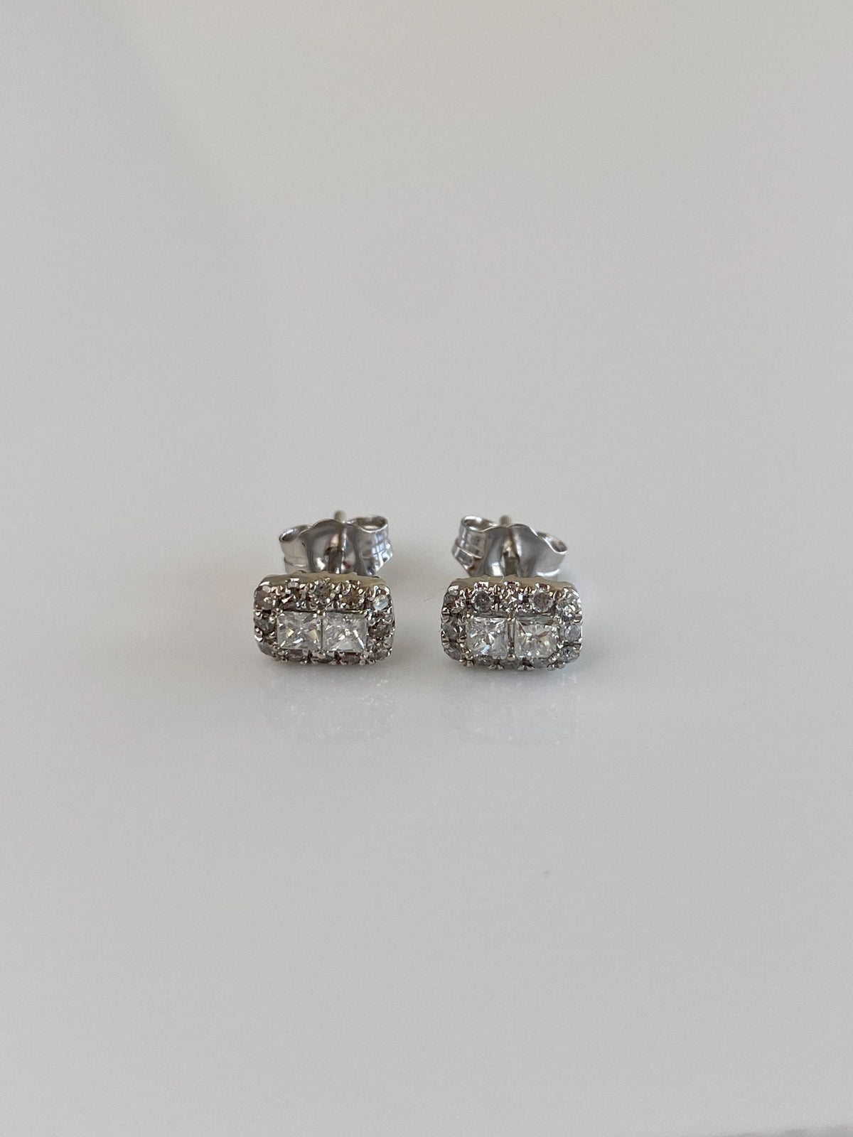Vintage Solid 10k White Gold Diamond Halo Diamonds Stud Earrings