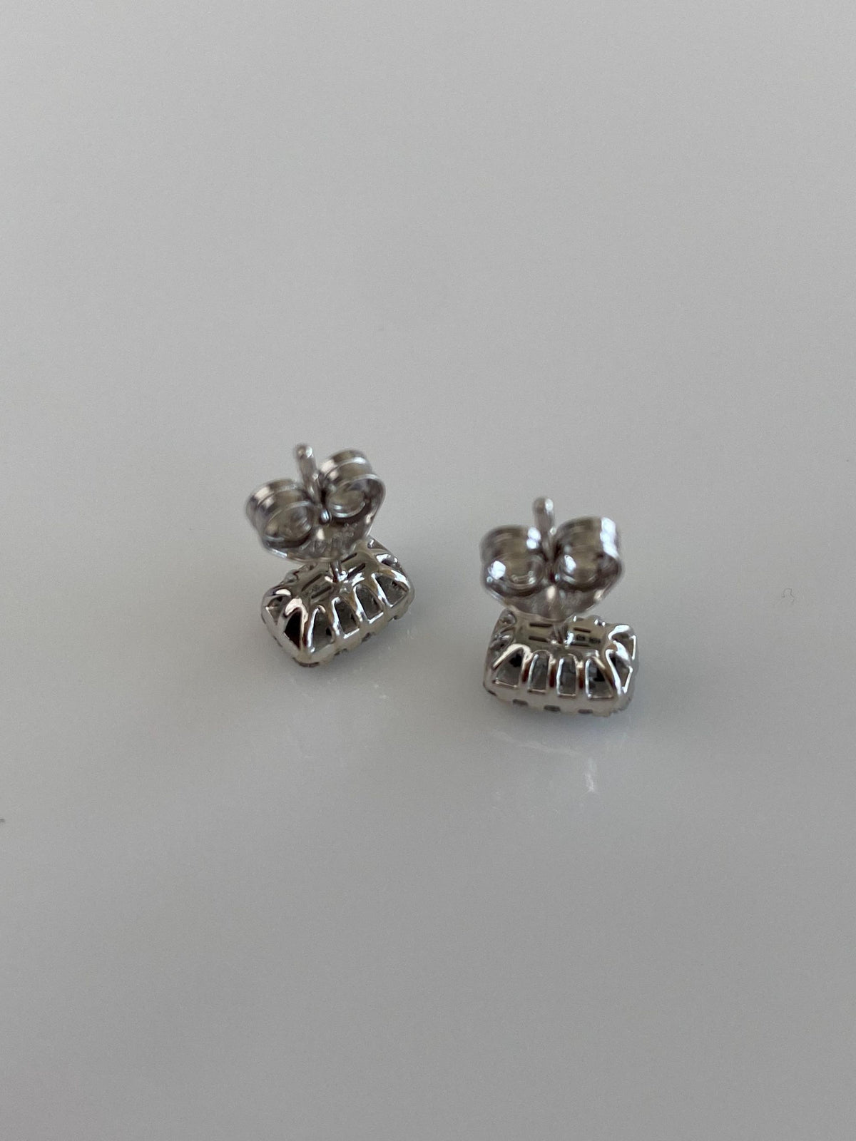 Vintage Solid 10k White Gold Diamond Halo Diamonds Stud Earrings
