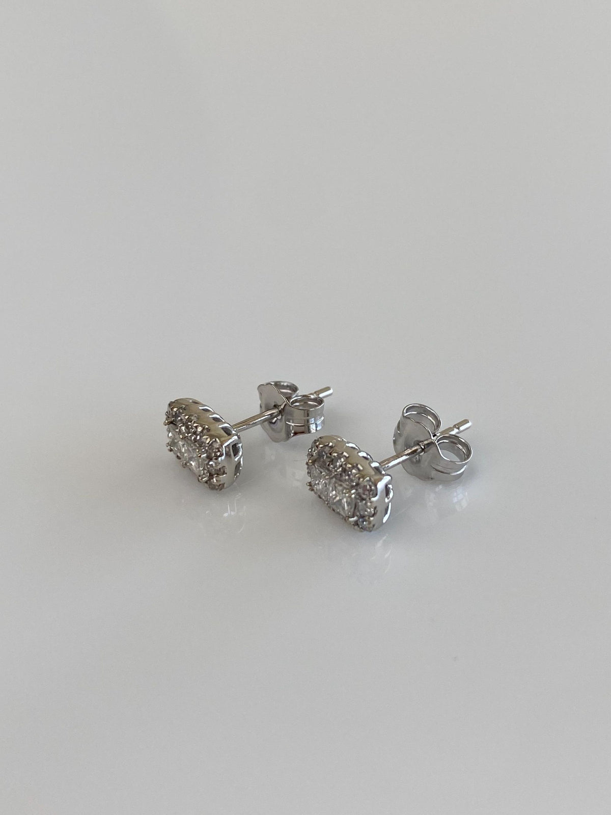 Vintage Solid 10k White Gold Diamond Halo Diamonds Stud Earrings