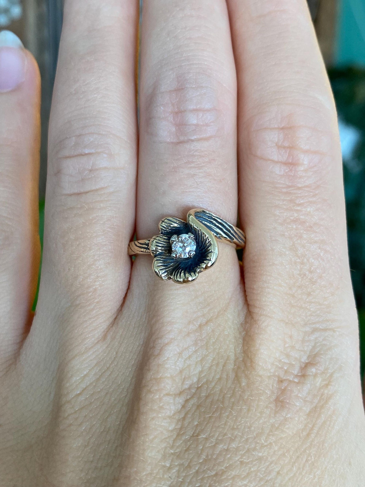 Vintage Solid 14k Yellow Gold Diamond Flower Ring - Size 7