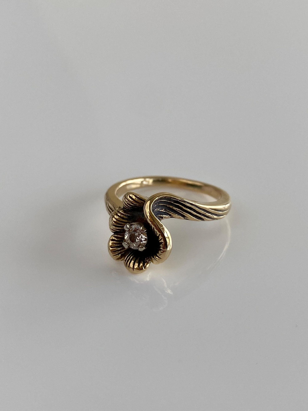 Vintage Solid 14k Yellow Gold Diamond Flower Ring - Size 7