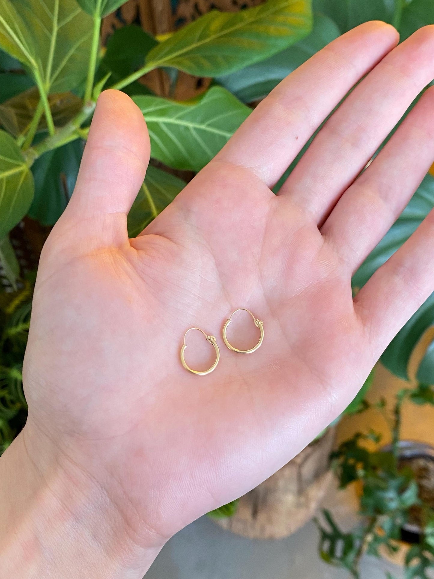 Vintage 10k Yellow Gold Little Hoop Earrings