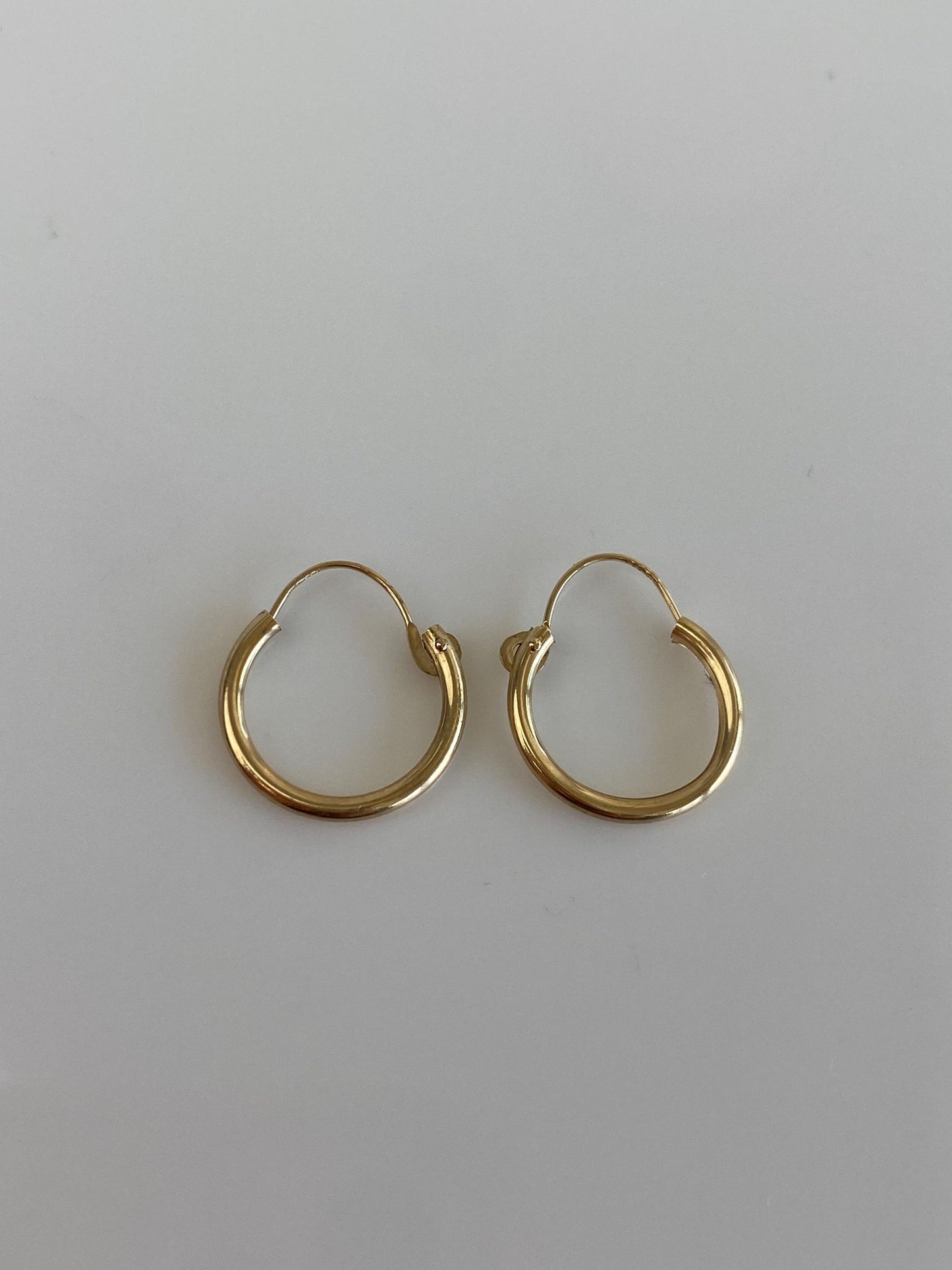Vintage 10k Yellow Gold Little Hoop Earrings