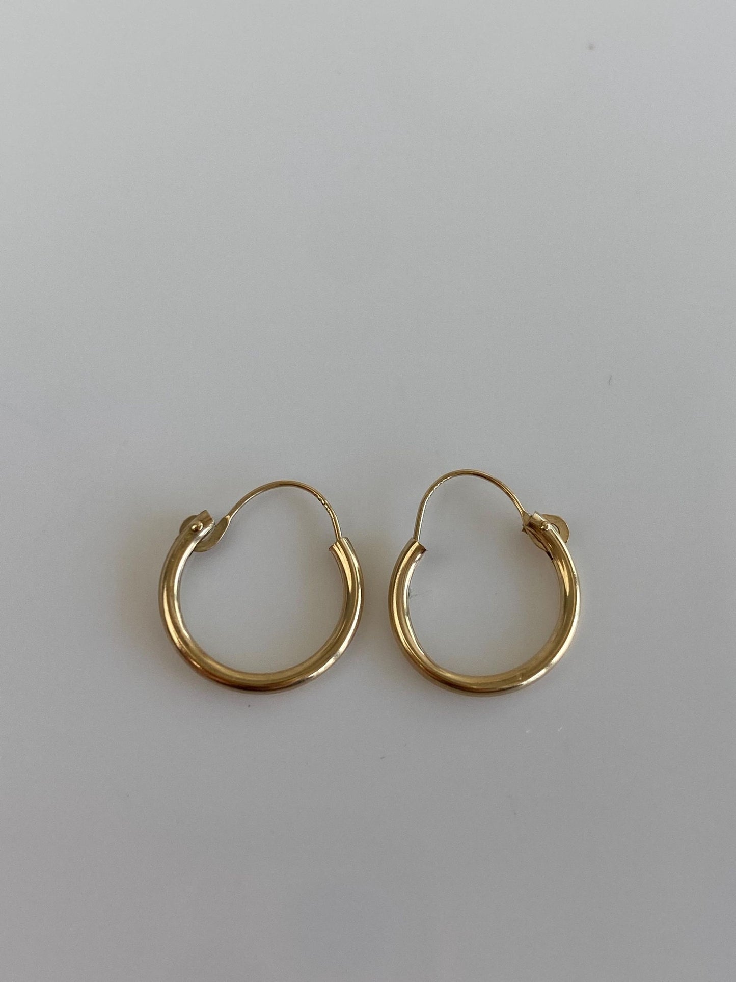 Vintage 10k Yellow Gold Little Hoop Earrings
