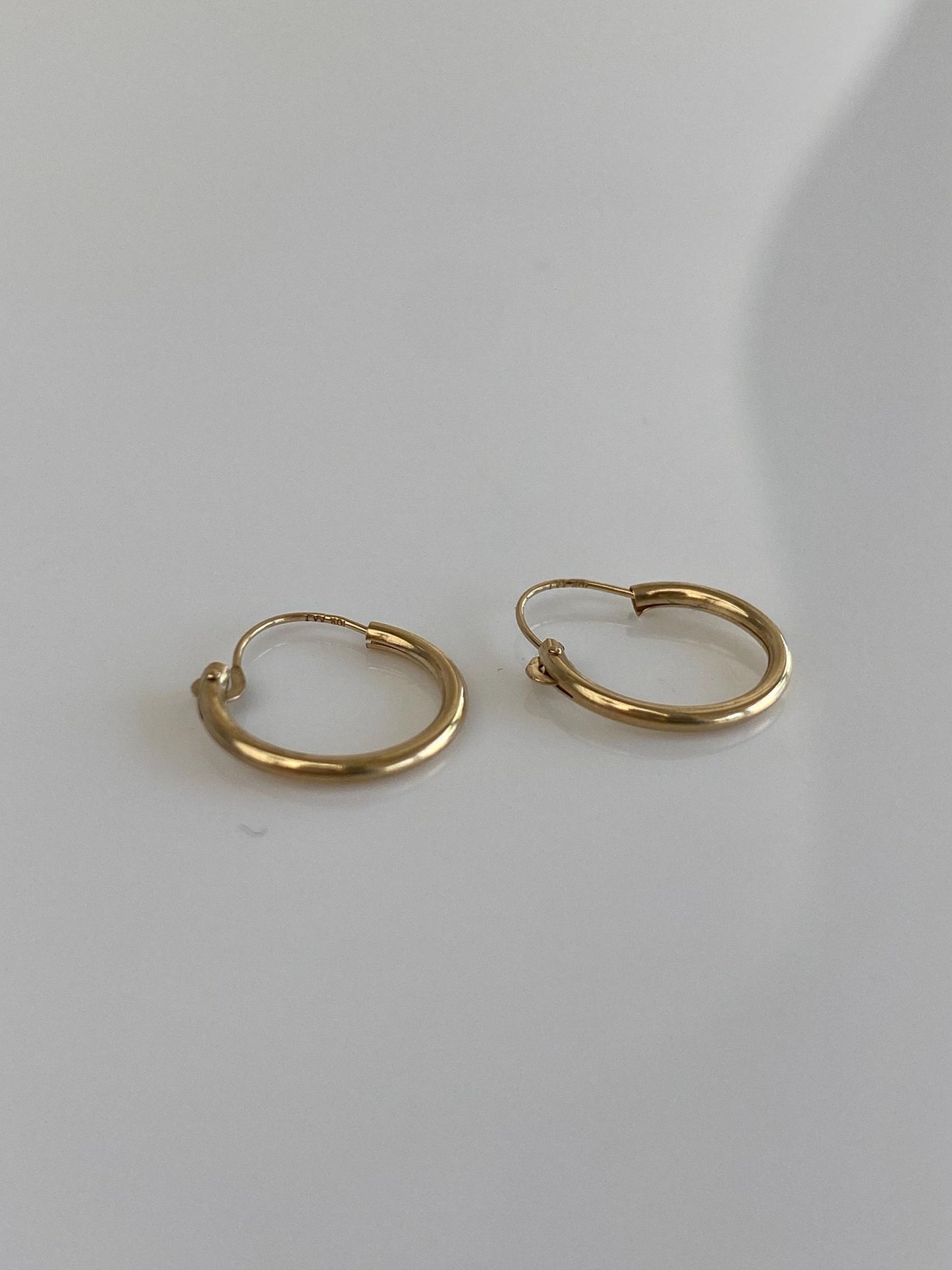 Vintage 10k Yellow Gold Little Hoop Earrings