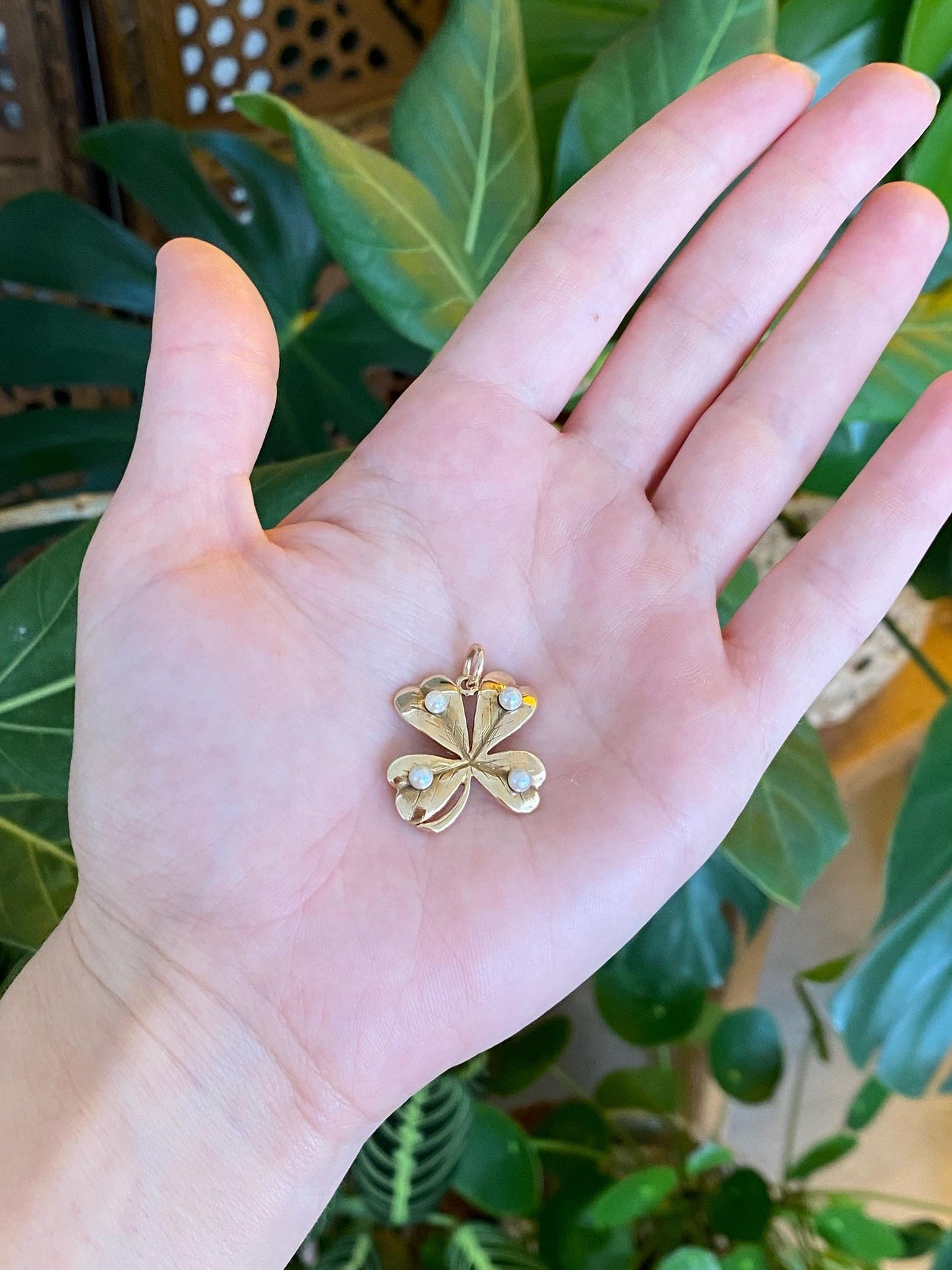 Vintage Solid 14k Yellow Gold Pearls 4 Leaf Clover Charm