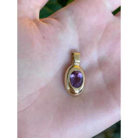 Vintage Solid 18k Yellow Gold Amethyst Charm