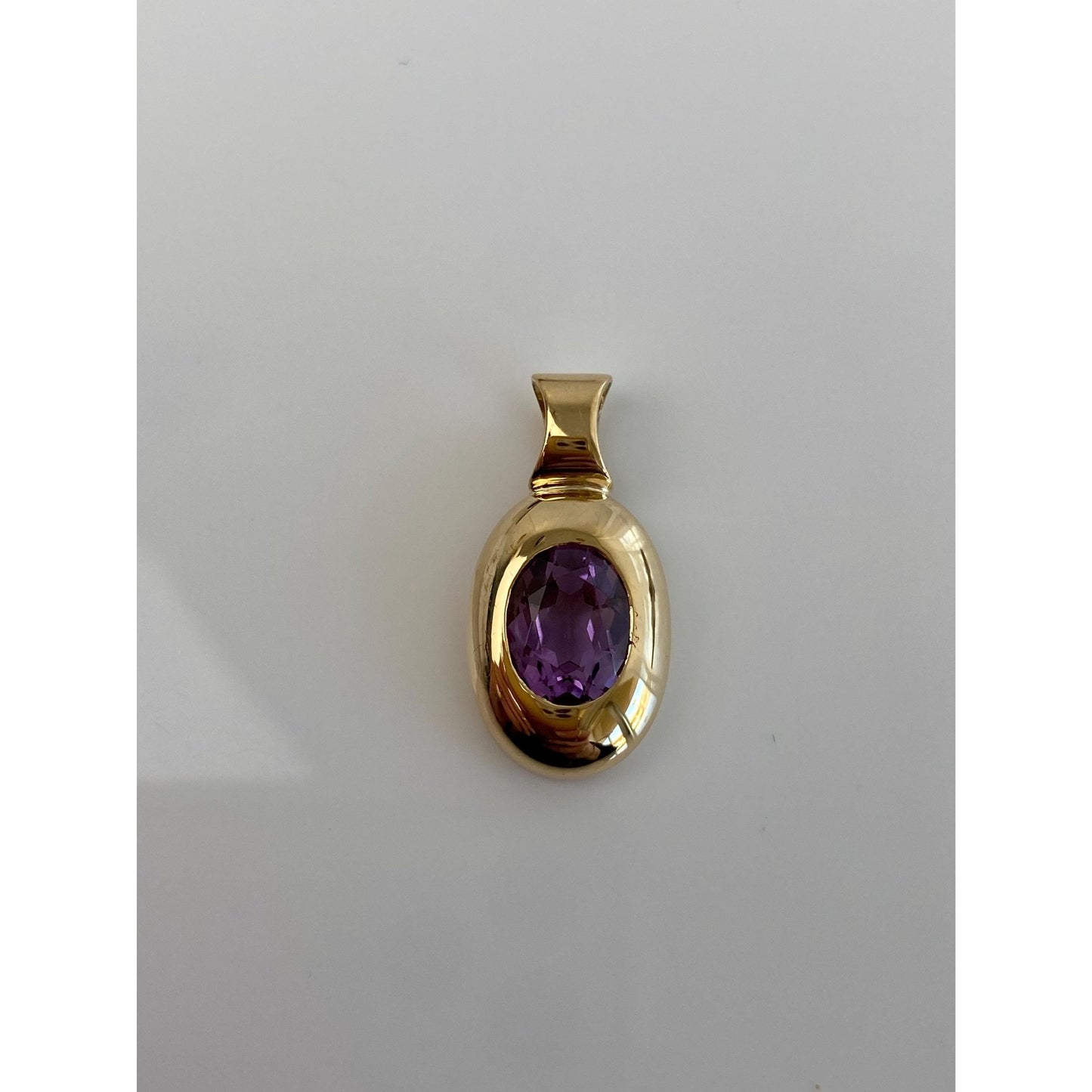 Vintage Solid 18k Yellow Gold Amethyst Charm
