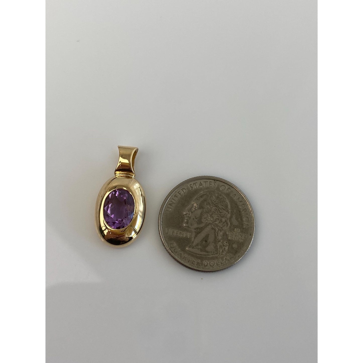 Vintage Solid 18k Yellow Gold Amethyst Charm