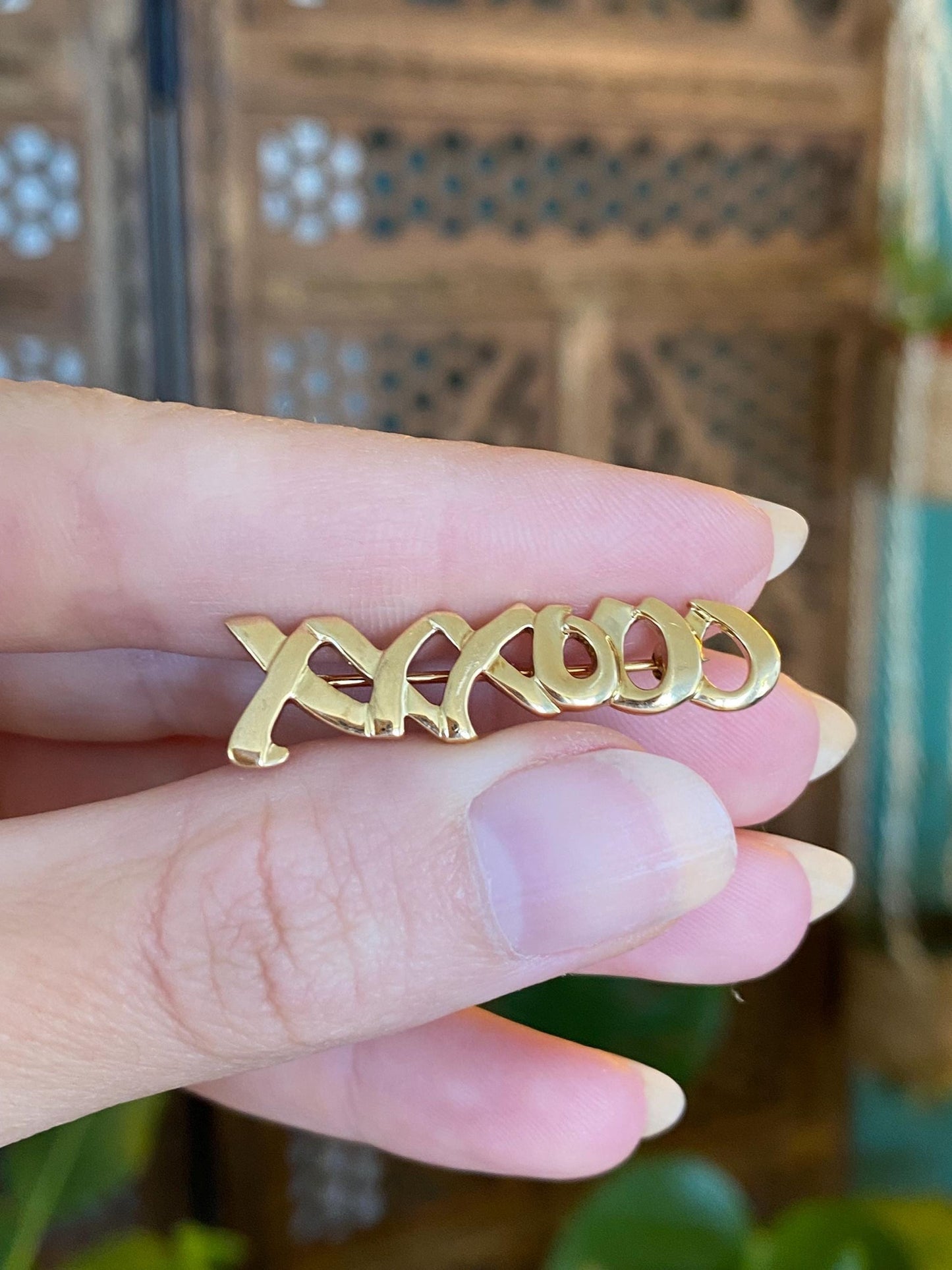 Tiffany & Co. Paloma Picasso Solid 18k Yellow Gold XXXOOO Brooch Pin