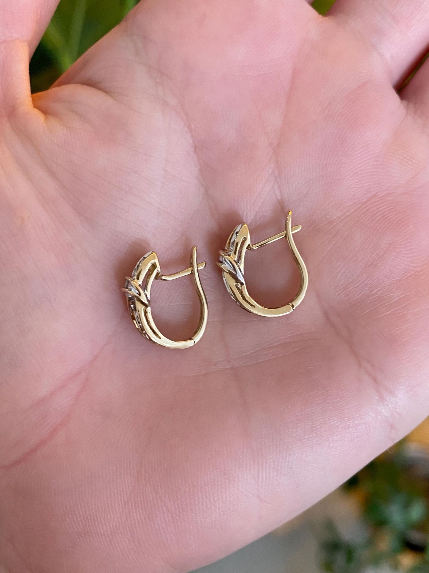 Vintage Solid 14k Yellow Gold Diamond Twist Drop Earrings