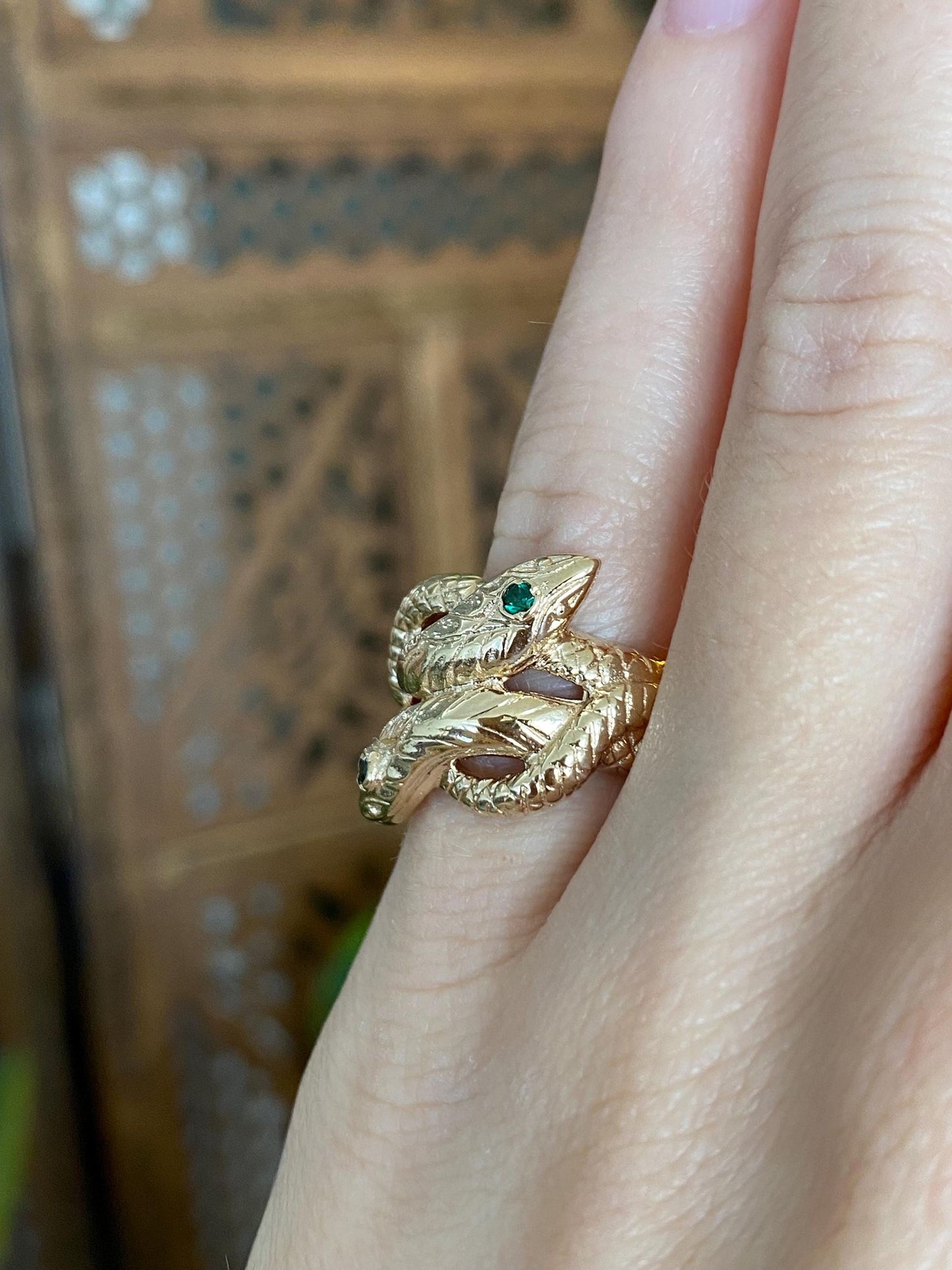 Vintage Solid 14k Yellow Gold Green Spinel Eyes Snake Ring - Size 4.25
