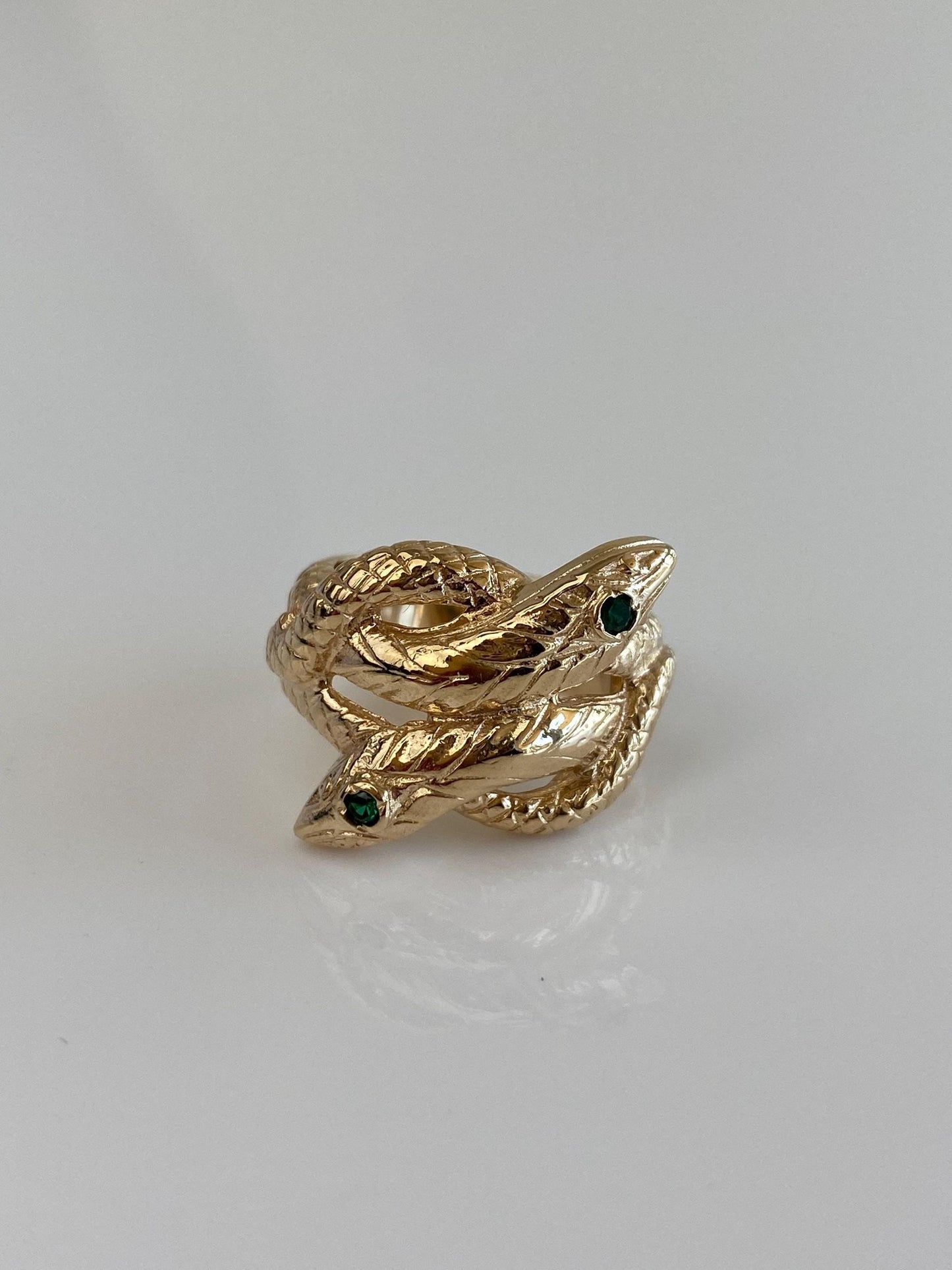 Vintage Solid 14k Yellow Gold Green Spinel Eyes Snake Ring - Size 4.25