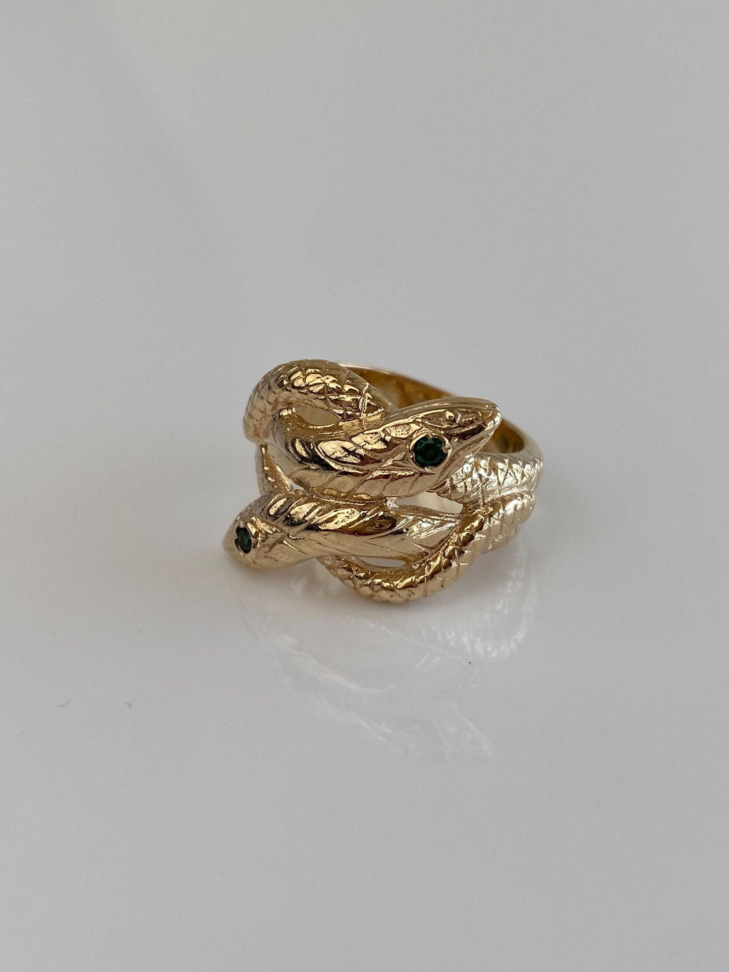 Vintage Solid 14k Yellow Gold Green Spinel Eyes Snake Ring - Size 4.25