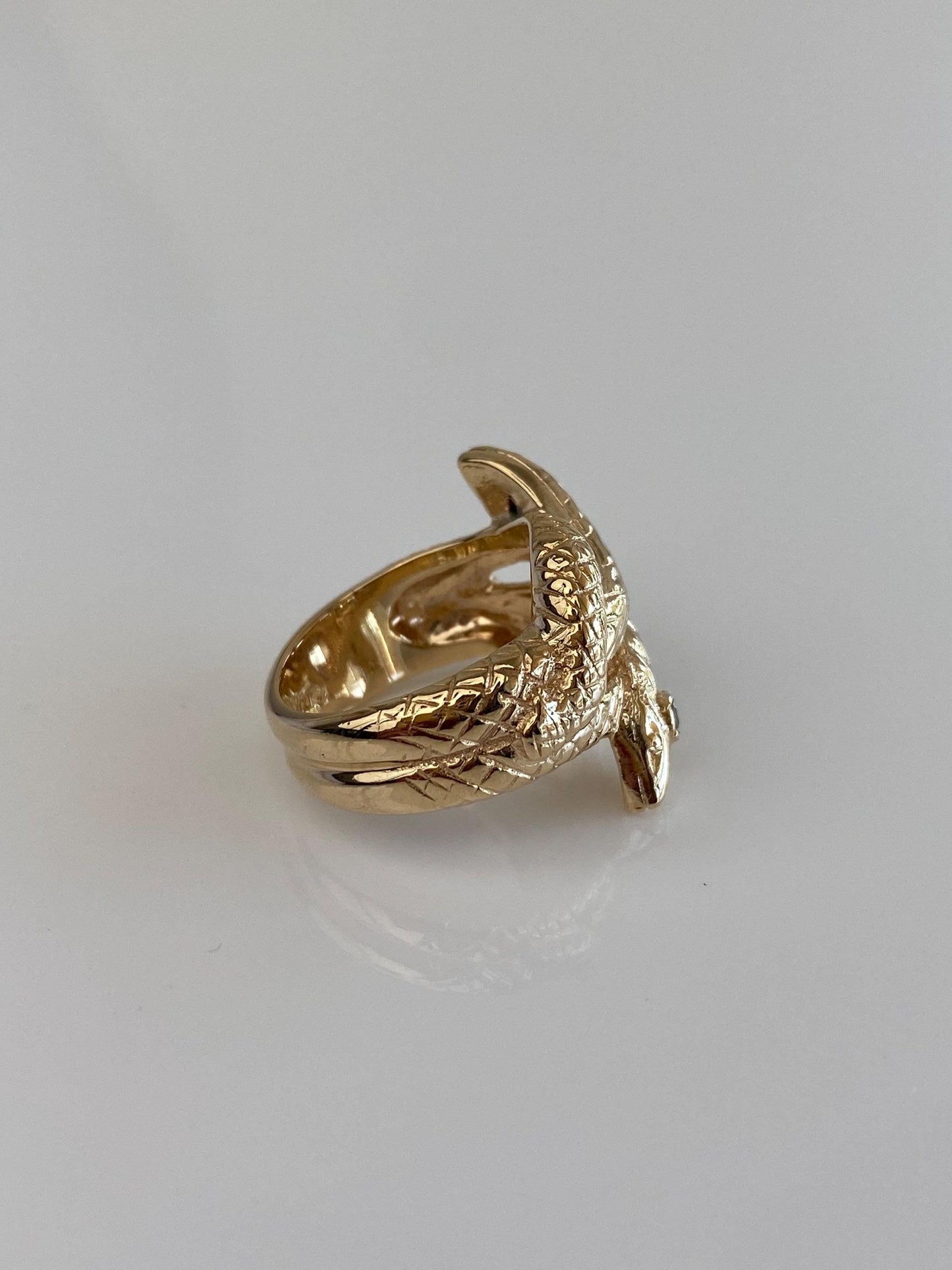 Vintage Solid 14k Yellow Gold Green Spinel Eyes Snake Ring - Size 4.25