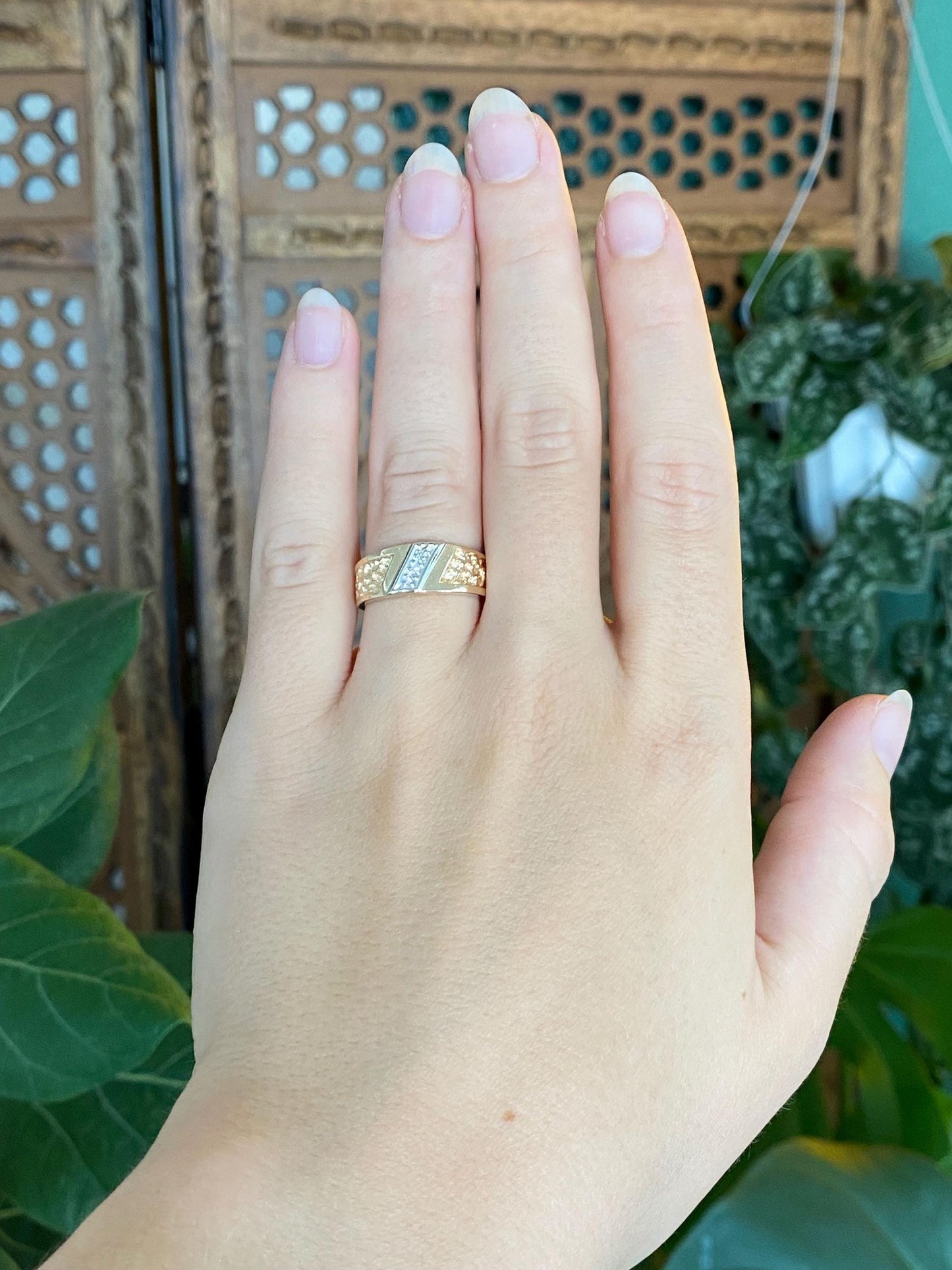 Vintage Solid 14k White & Yellow Gold Diamond Ring Band - Size 6.5