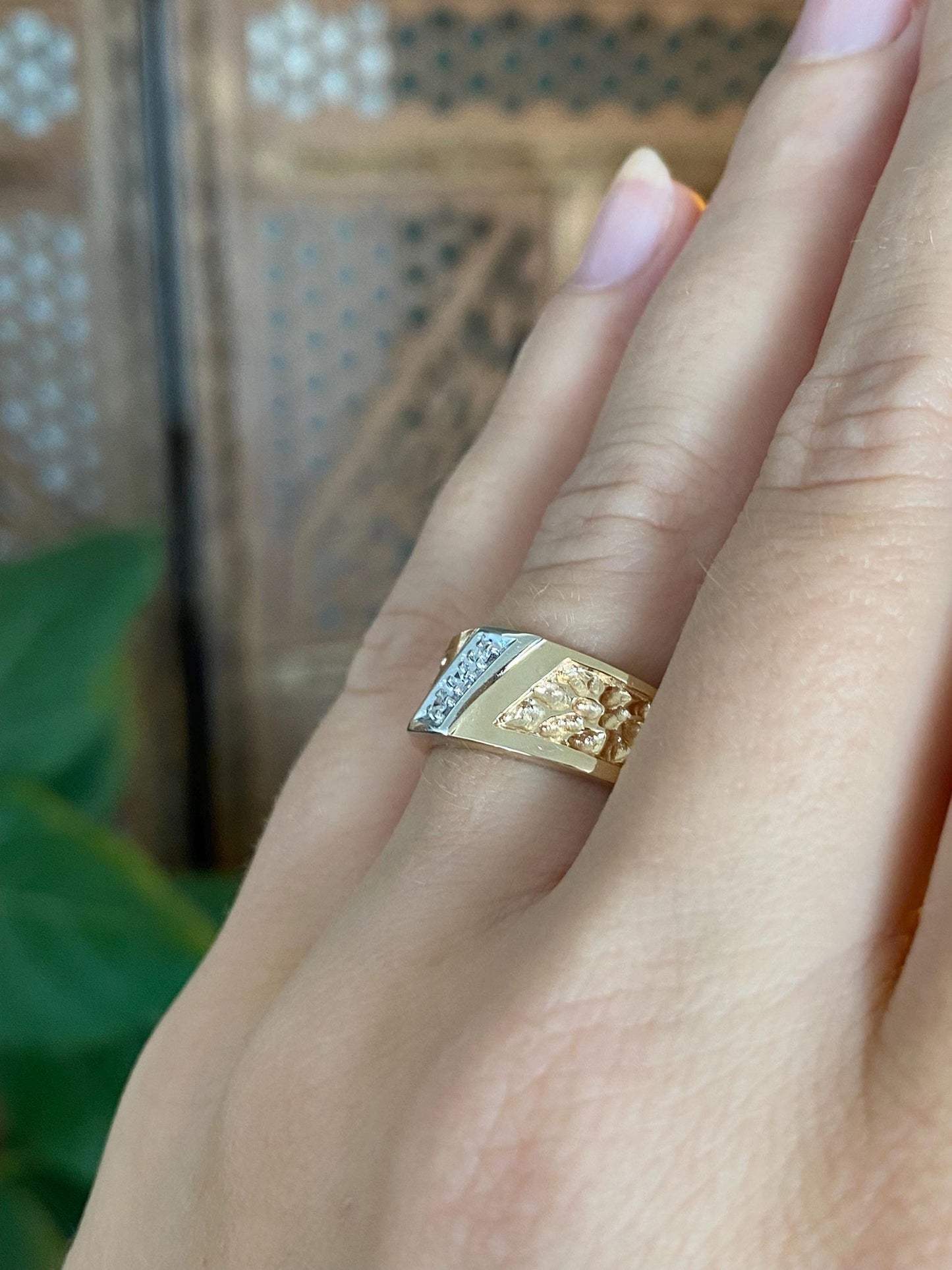 Vintage Solid 14k White & Yellow Gold Diamond Ring Band - Size 6.5